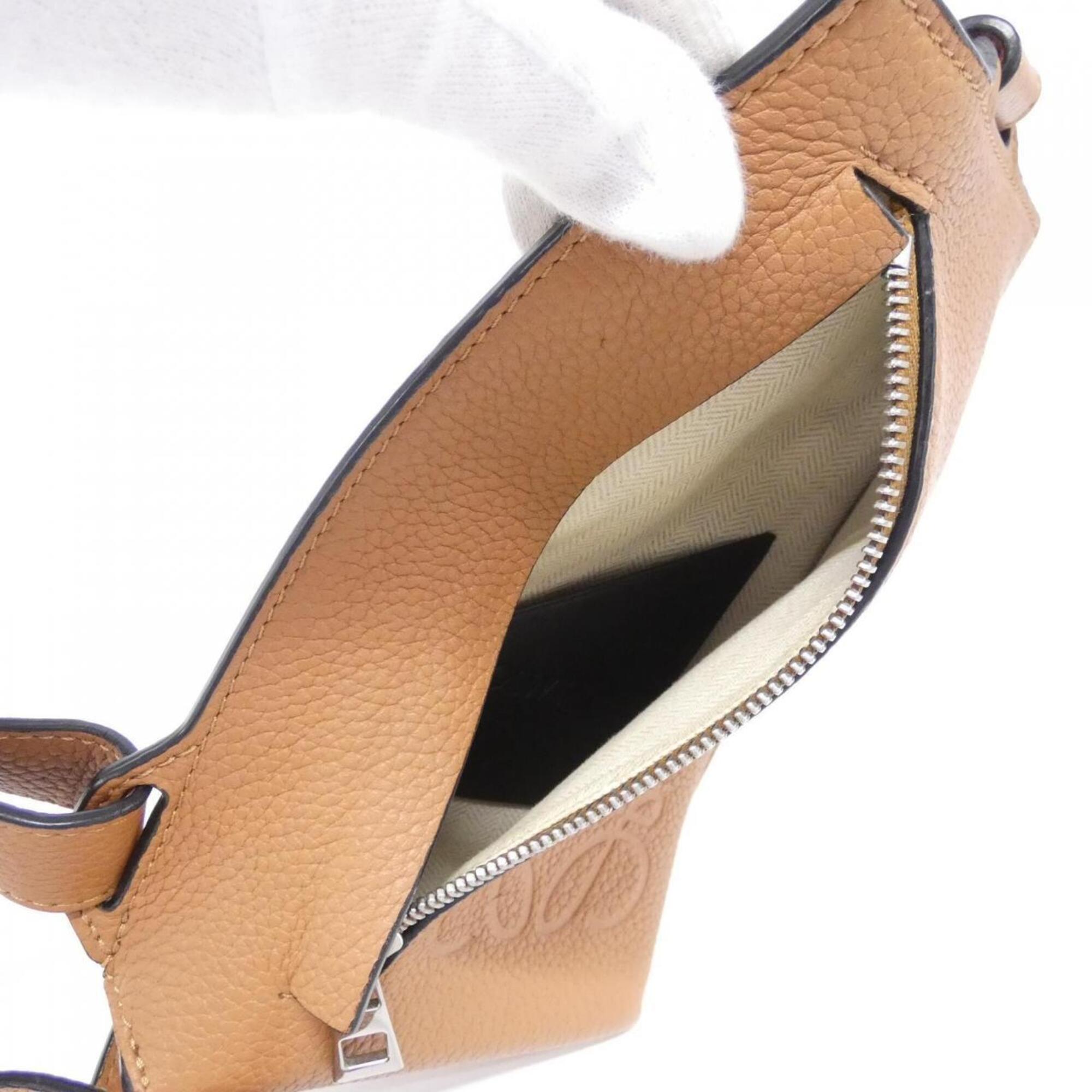 Loewe Brown Leather Shoulder Bag (Pre-Owned)