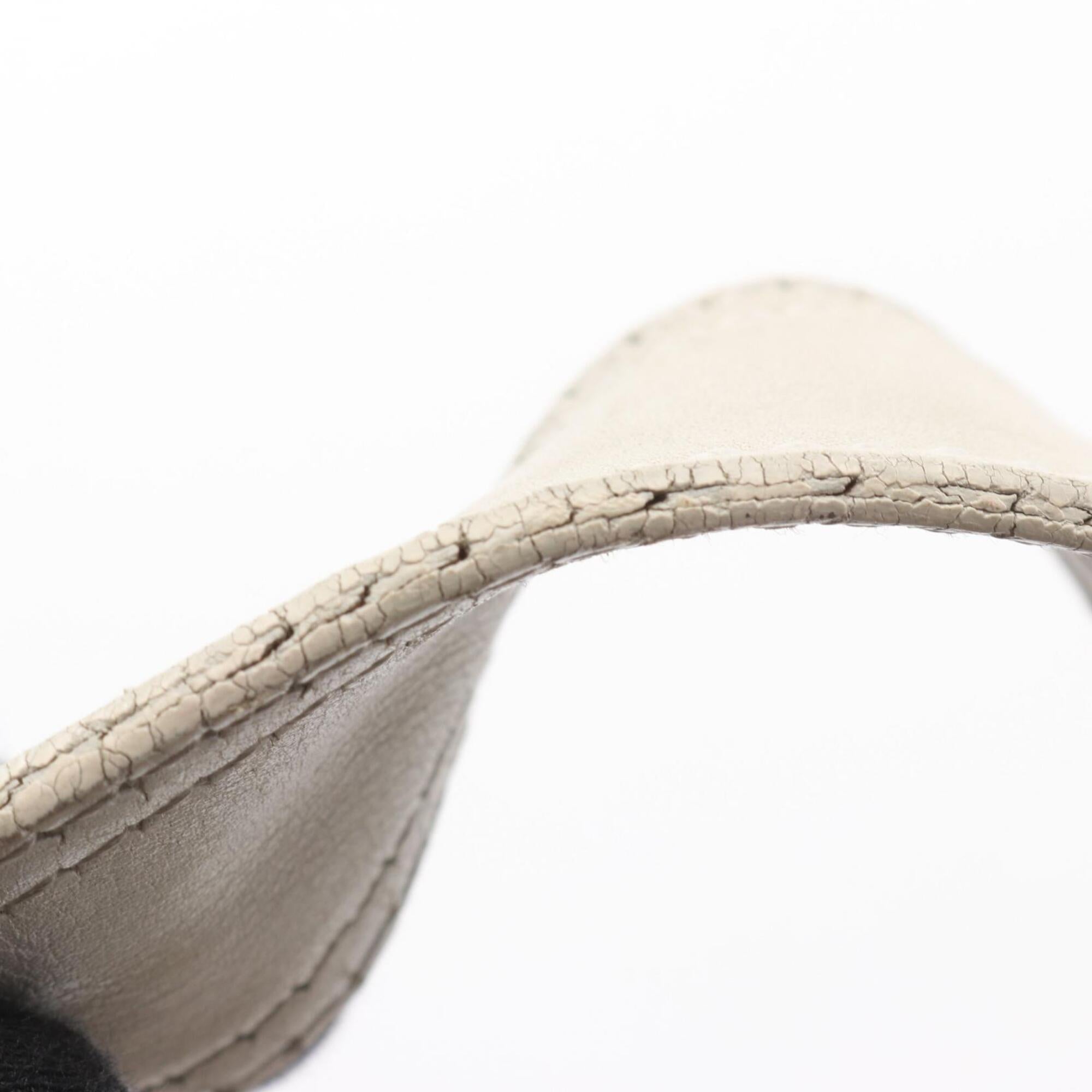 Fendi Beige White Canvas Leather Handbag Shoulder Bag (Pre-Owned)