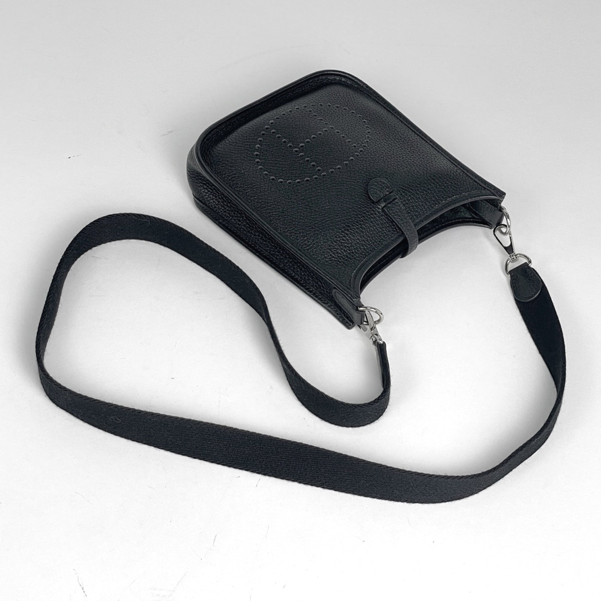Hermes Black Taurillon Clemence Leather Pochette Shoulder Bag (Pre-Owned)