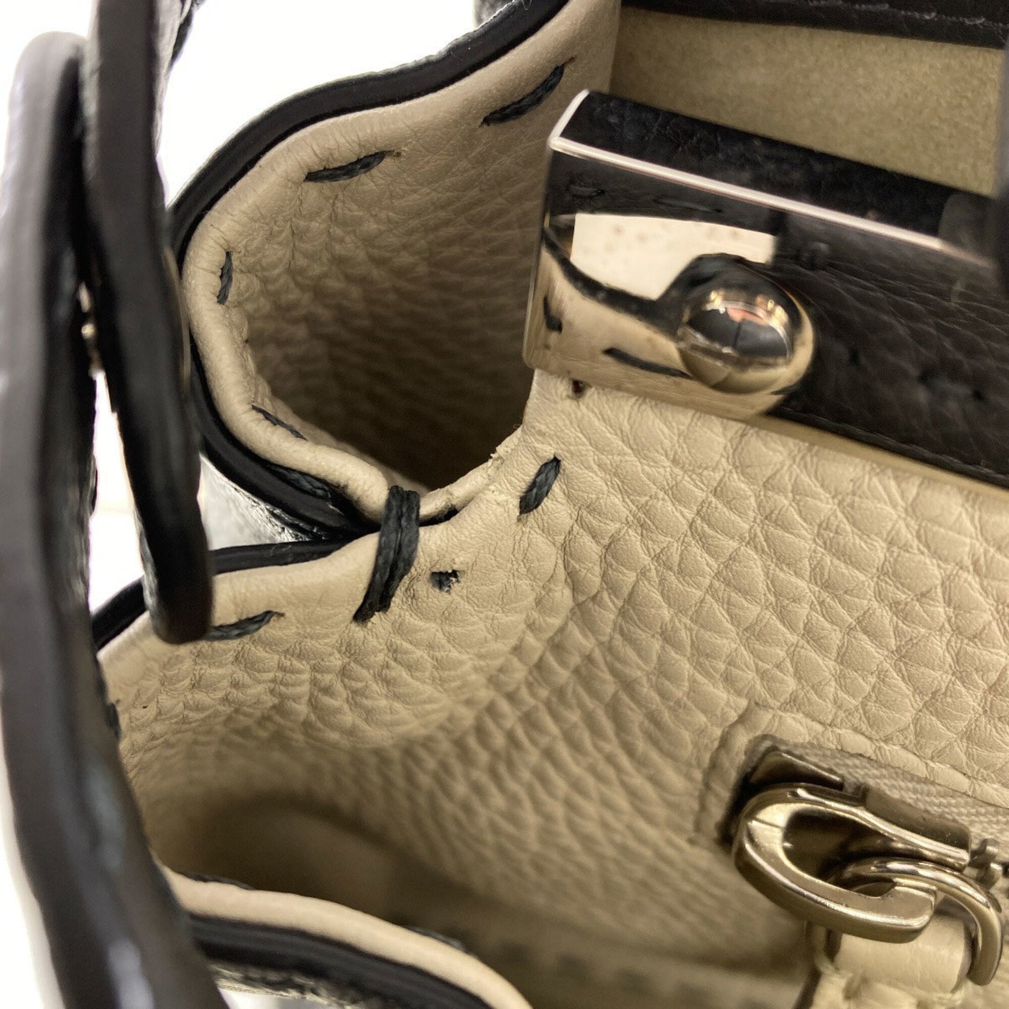 Fendi Gray Leather Handbag (Pre-Owned)
