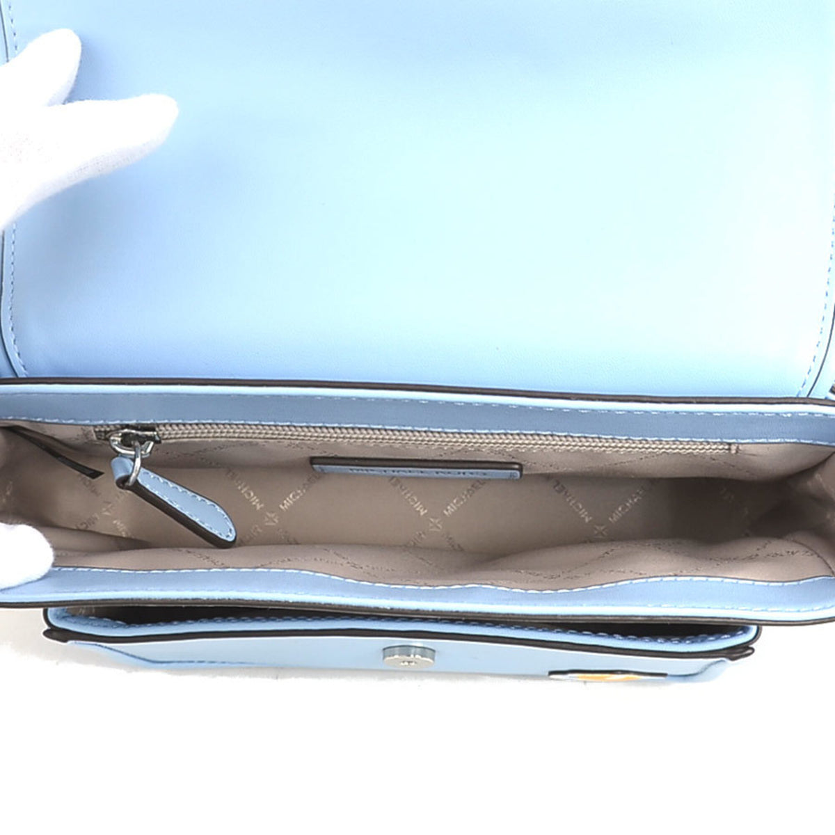 Michael Kors Light Blue Leather Shoulder Bag (Pre-Owned)