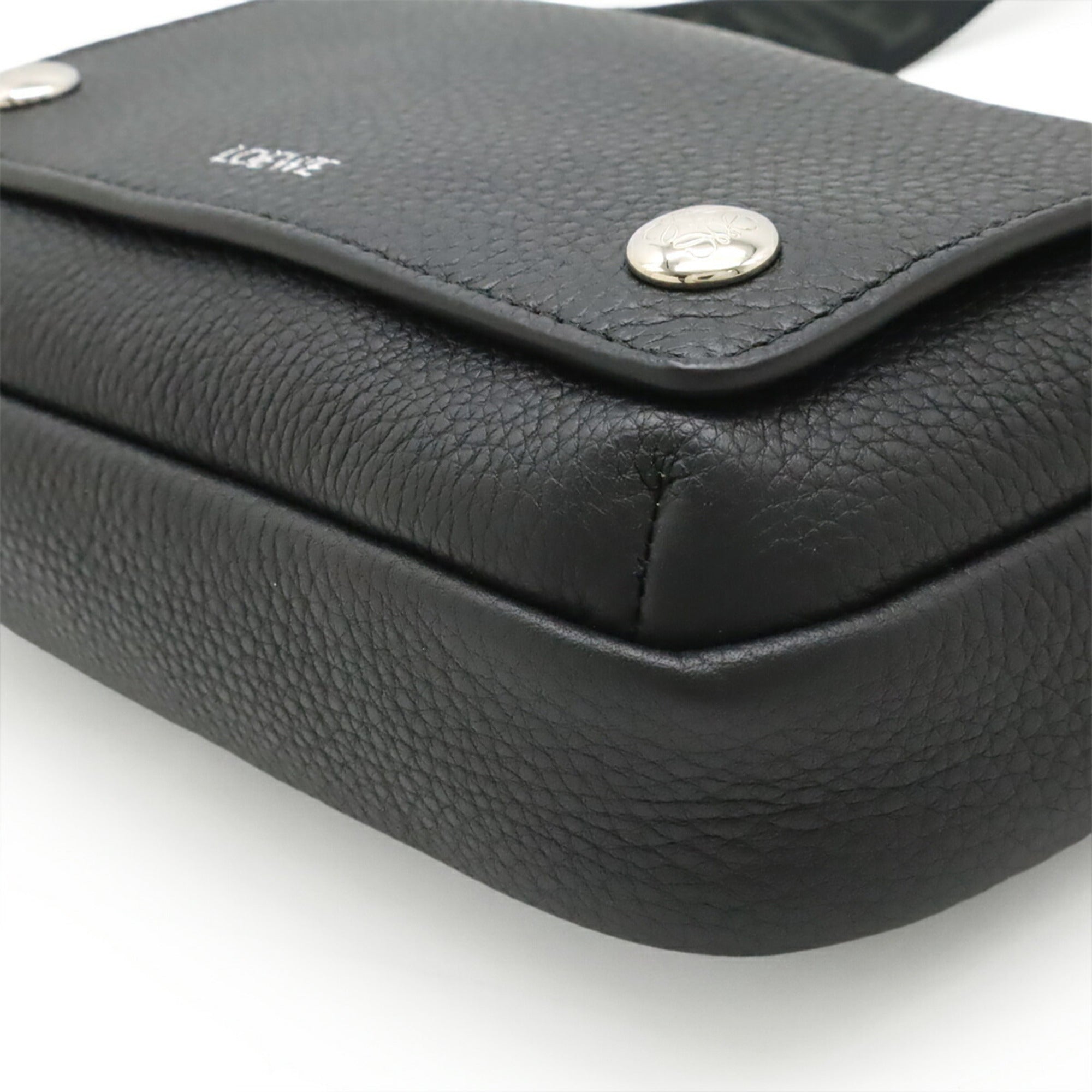 Loewe Black Shoulder Bag (Pre-Owned)