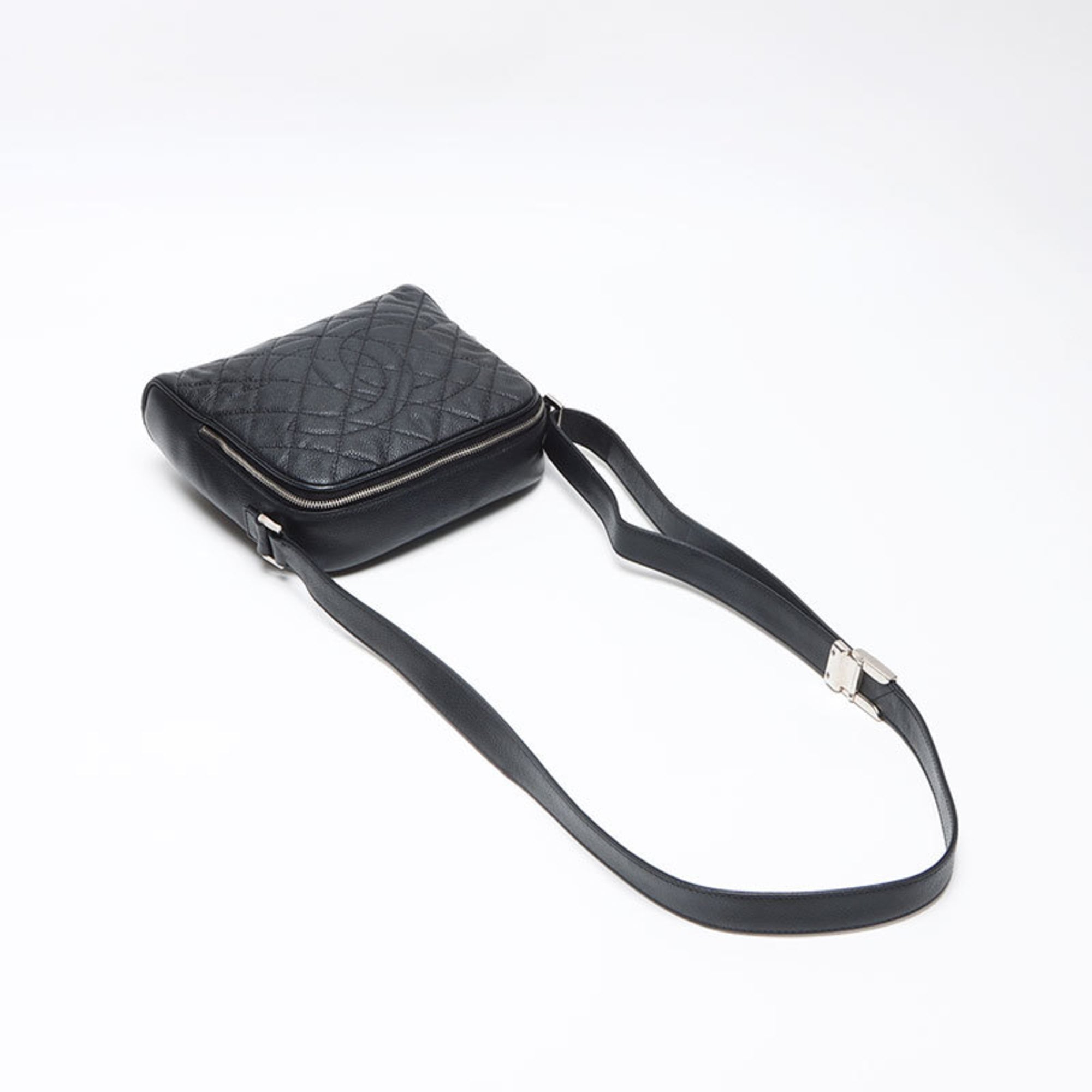 Chanel Black Shoulder Bag (Pre-Owned)
