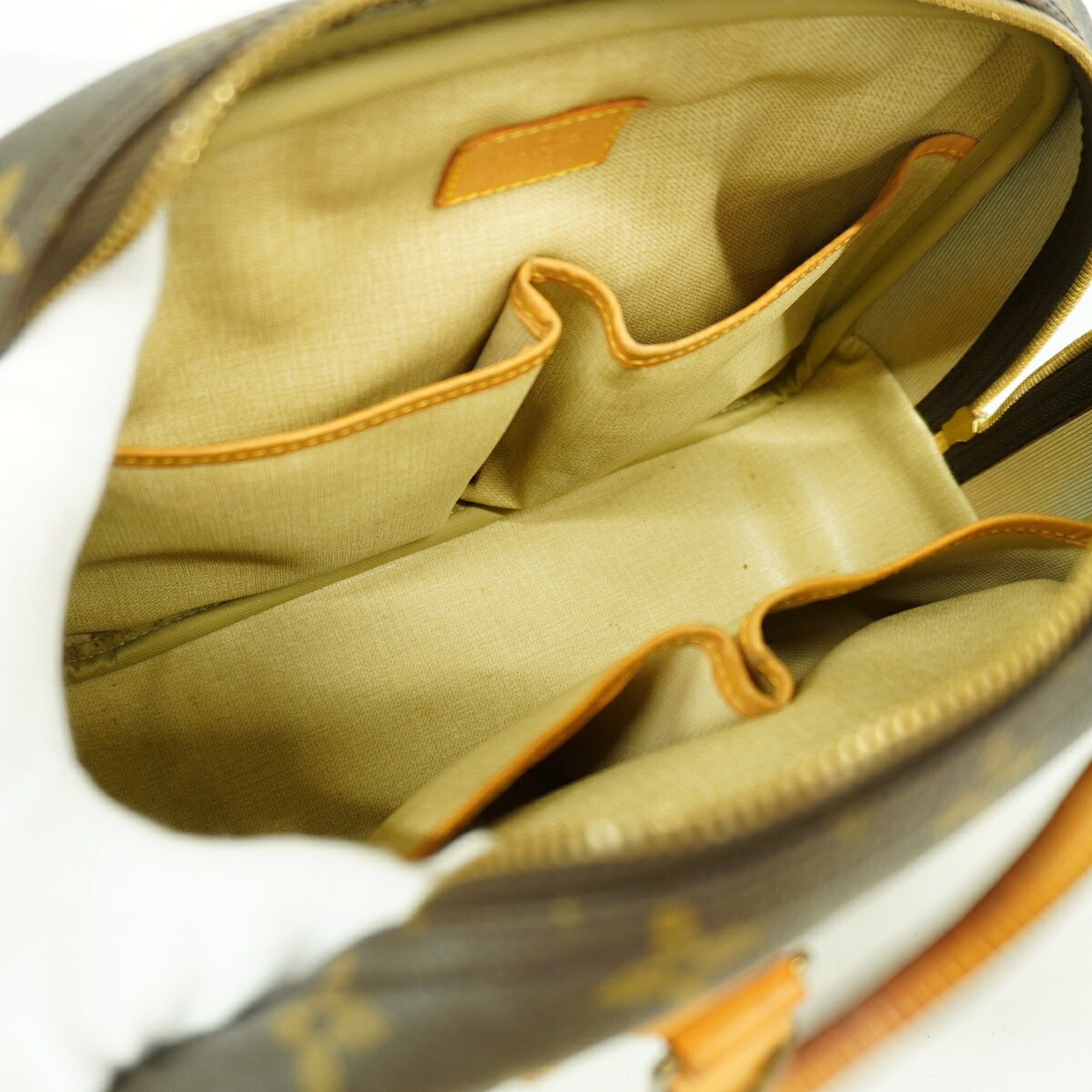 Louis Vuitton Brown Handbag (Pre-Owned)