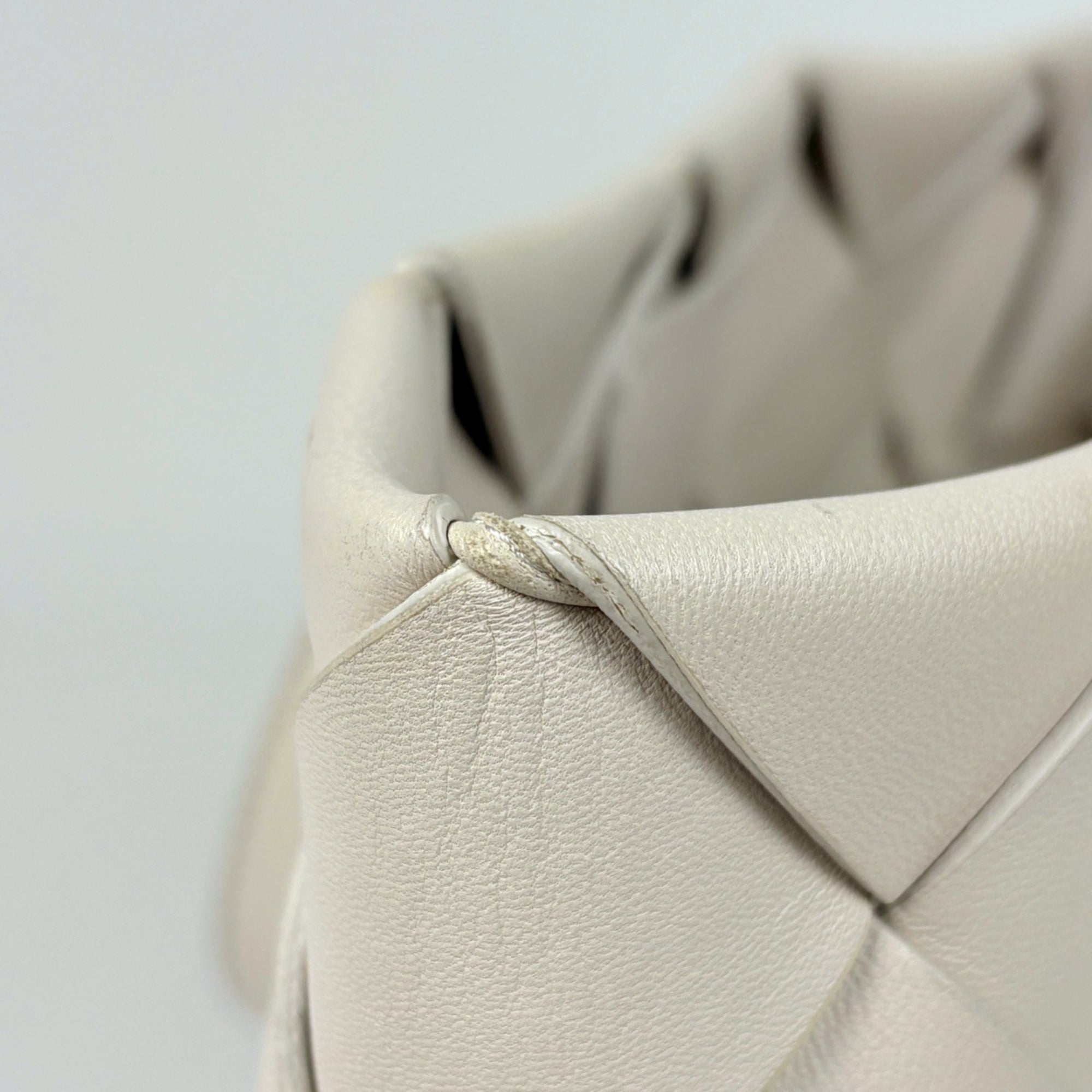 Bottega Veneta Ivory Leather Tote Bag (Pre-Owned)