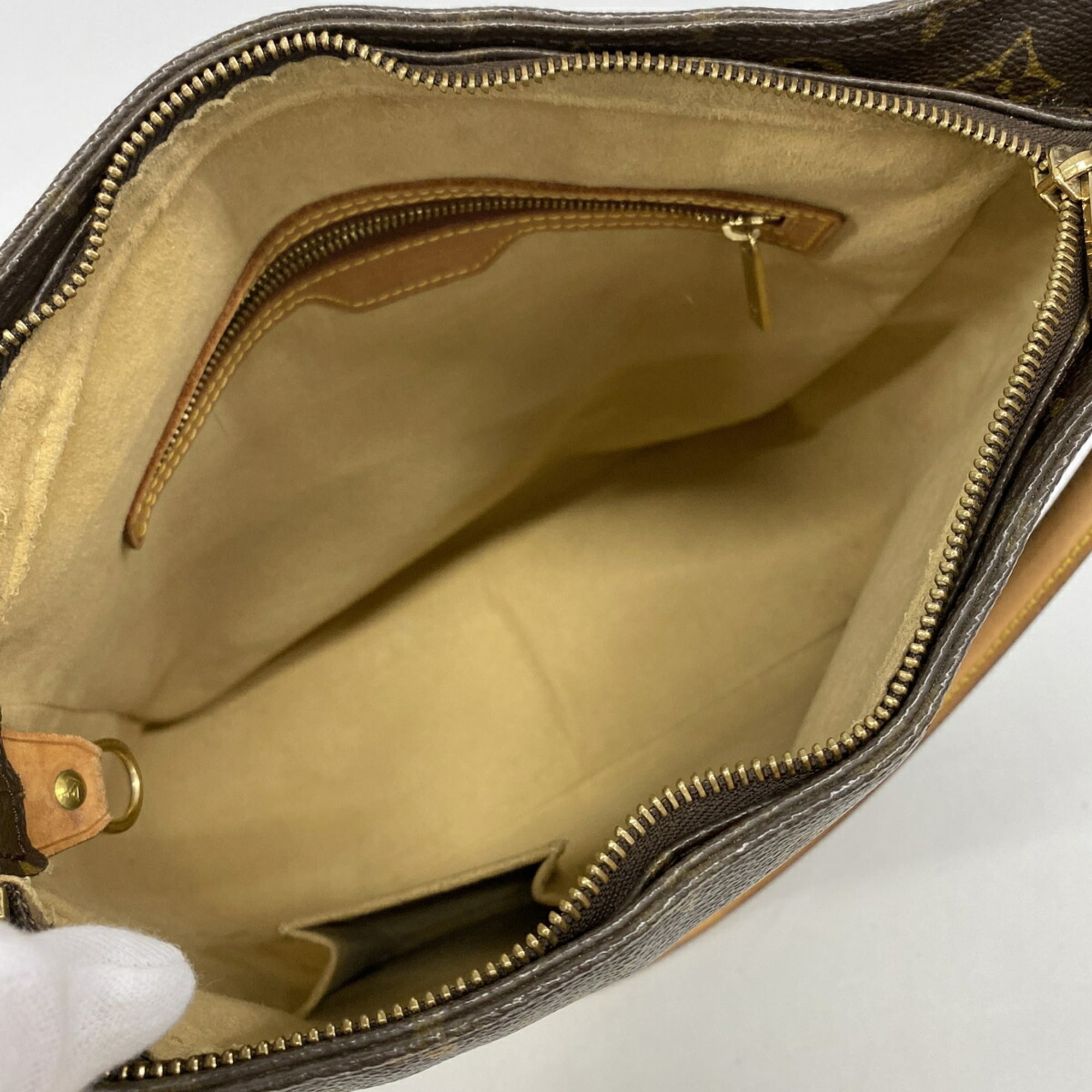 Louis Vuitton Brown Shoulder Bag (Pre-Owned)