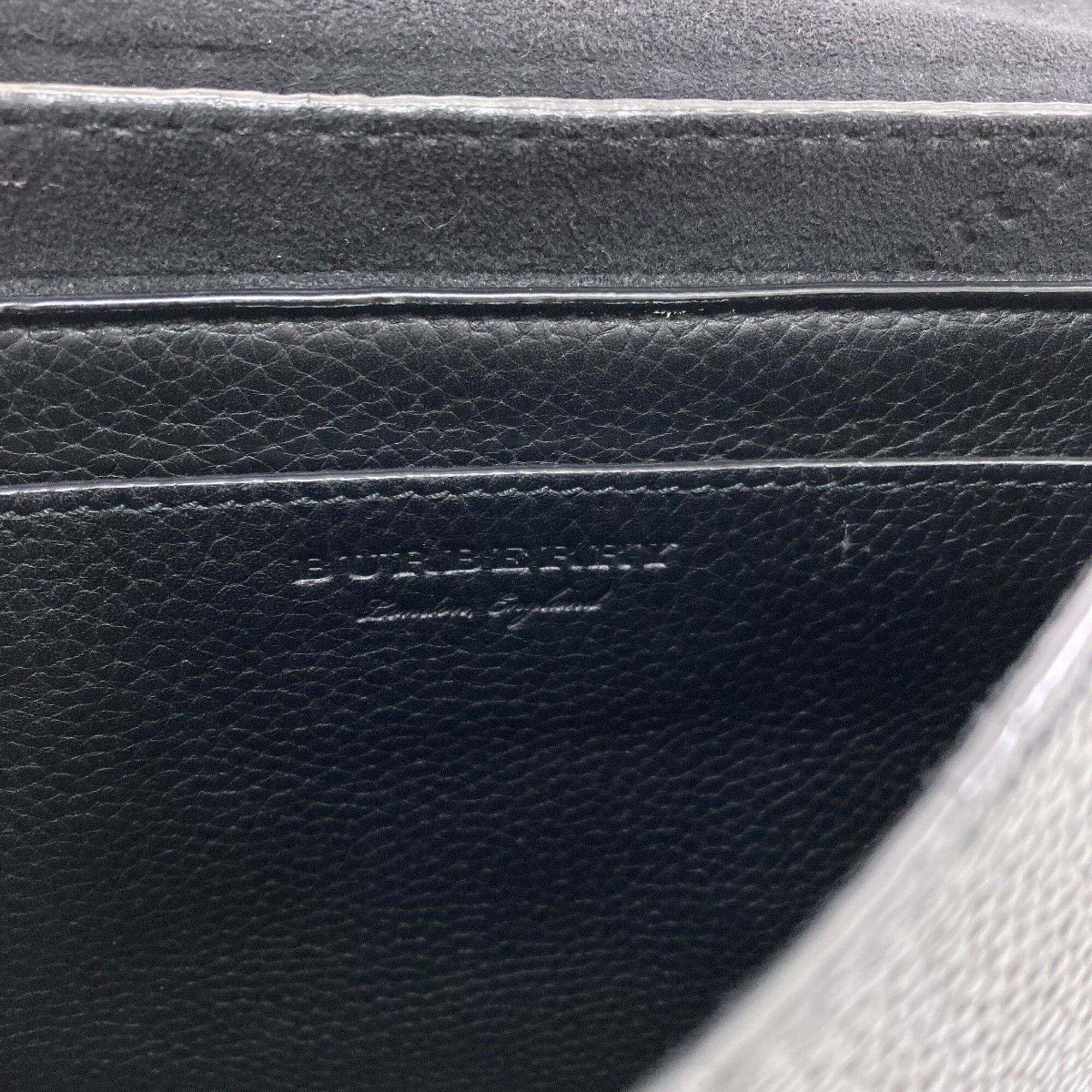 Burberry Black Leather Shoulder Bag (Pre-Owned)