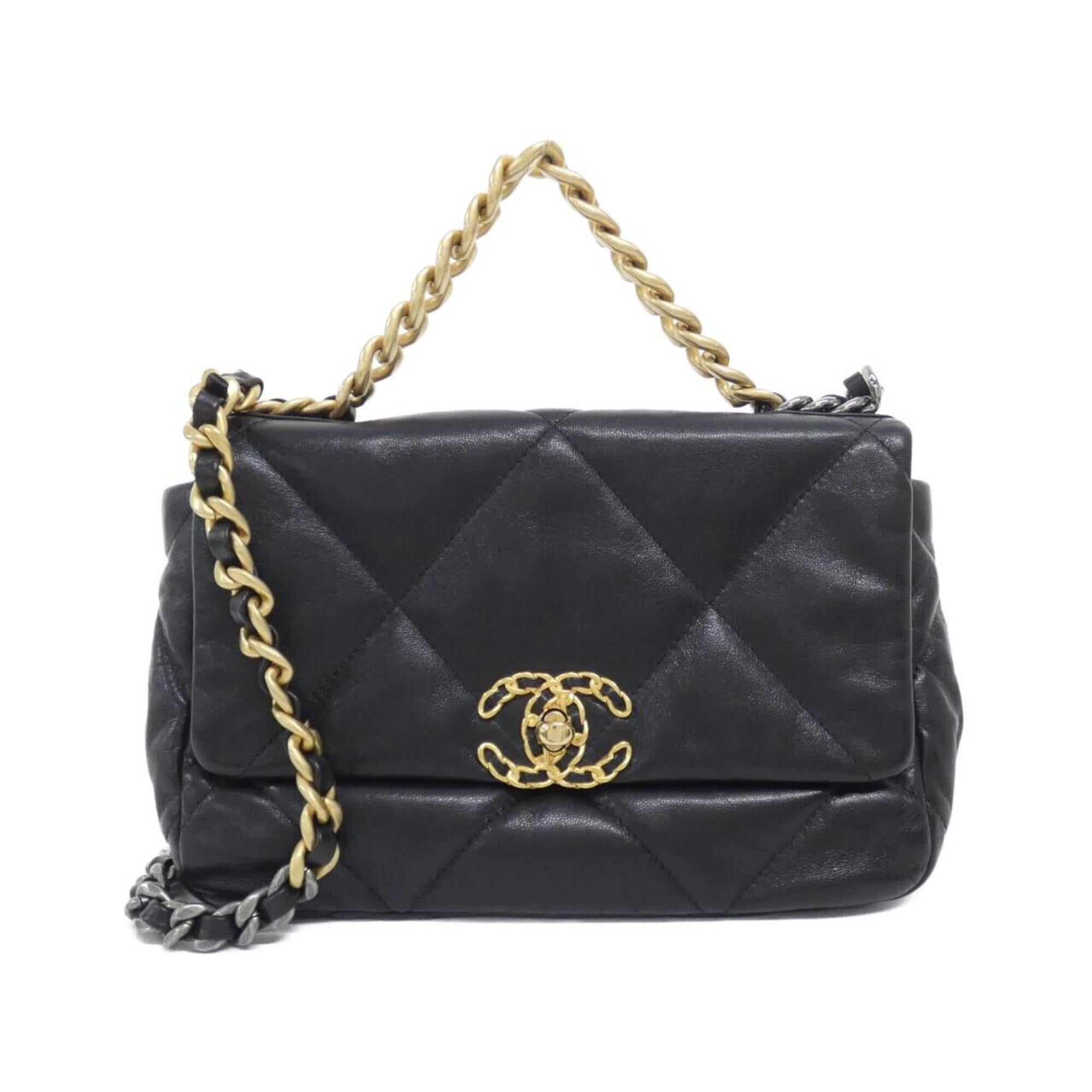 Chanel Black Leather Shoulder Bag (Pre-Owned)