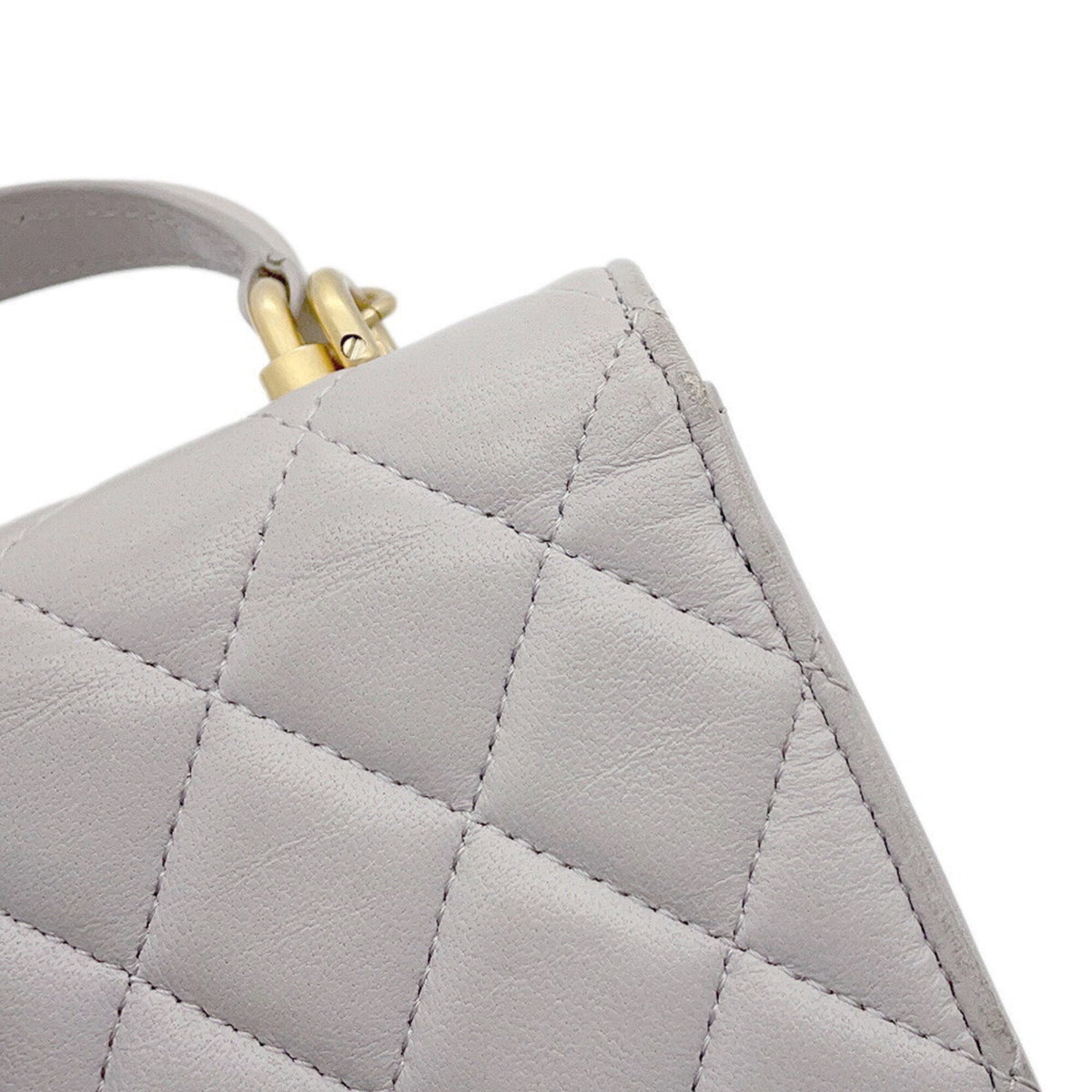 Chanel Matelasse Gray Leather Handbag Shoulder Bag (Pre-Owned)