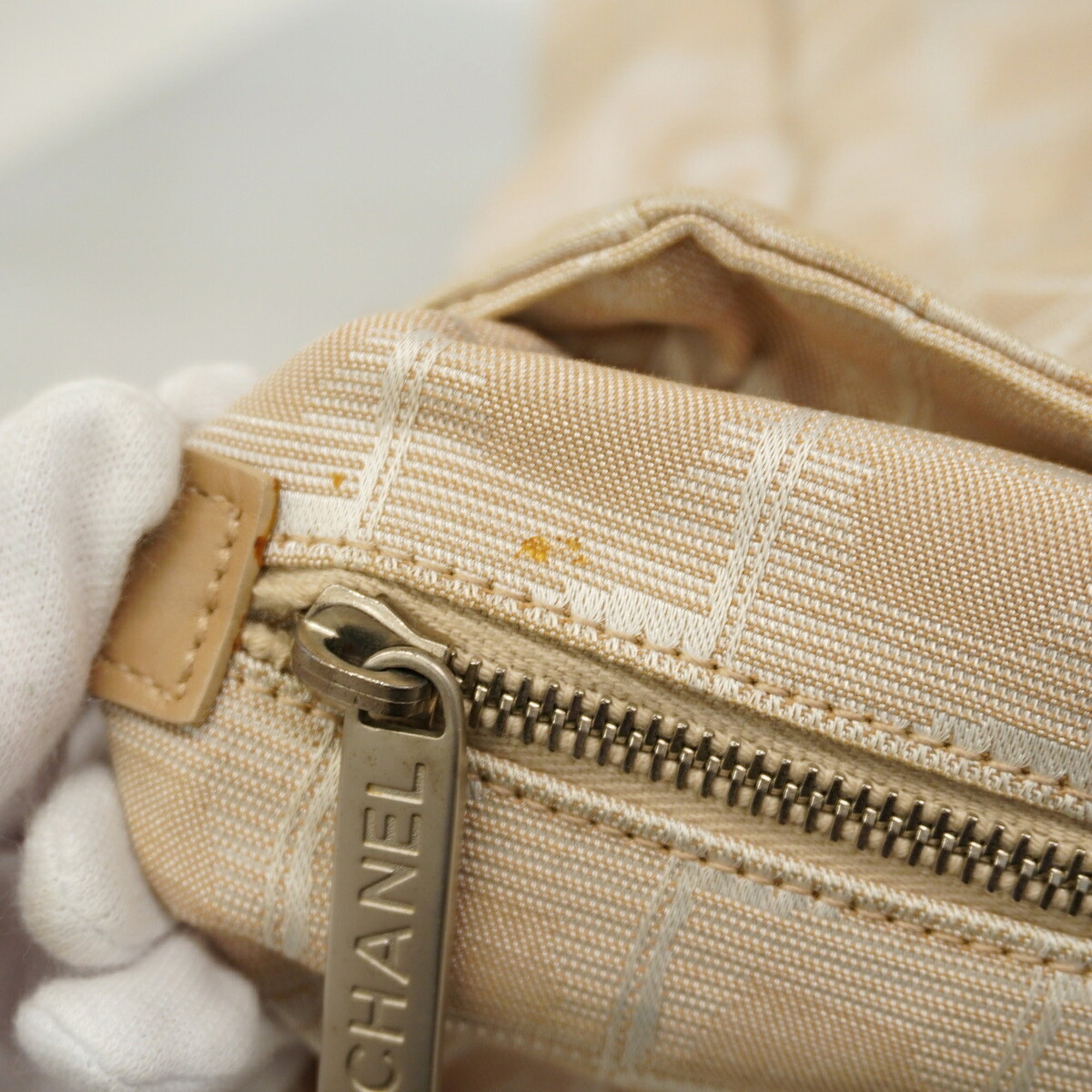 Chanel Beige Nylon Tote Bag (Pre-Owned)