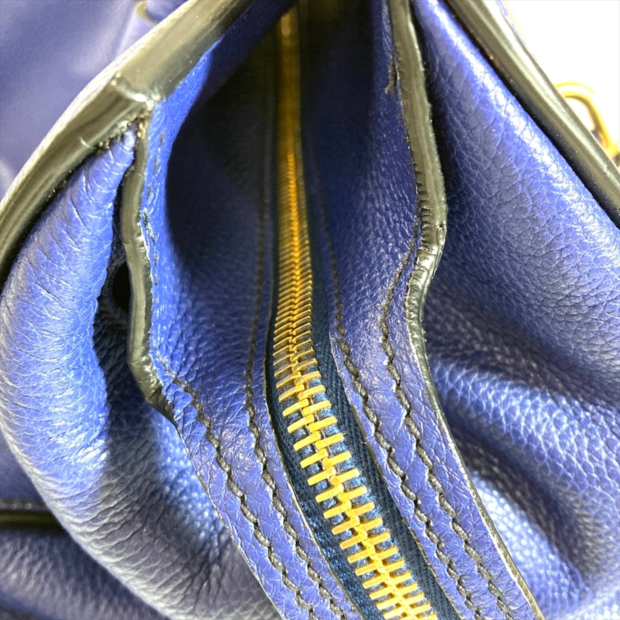 Prada Blue Leather Handbag (Pre-Owned)