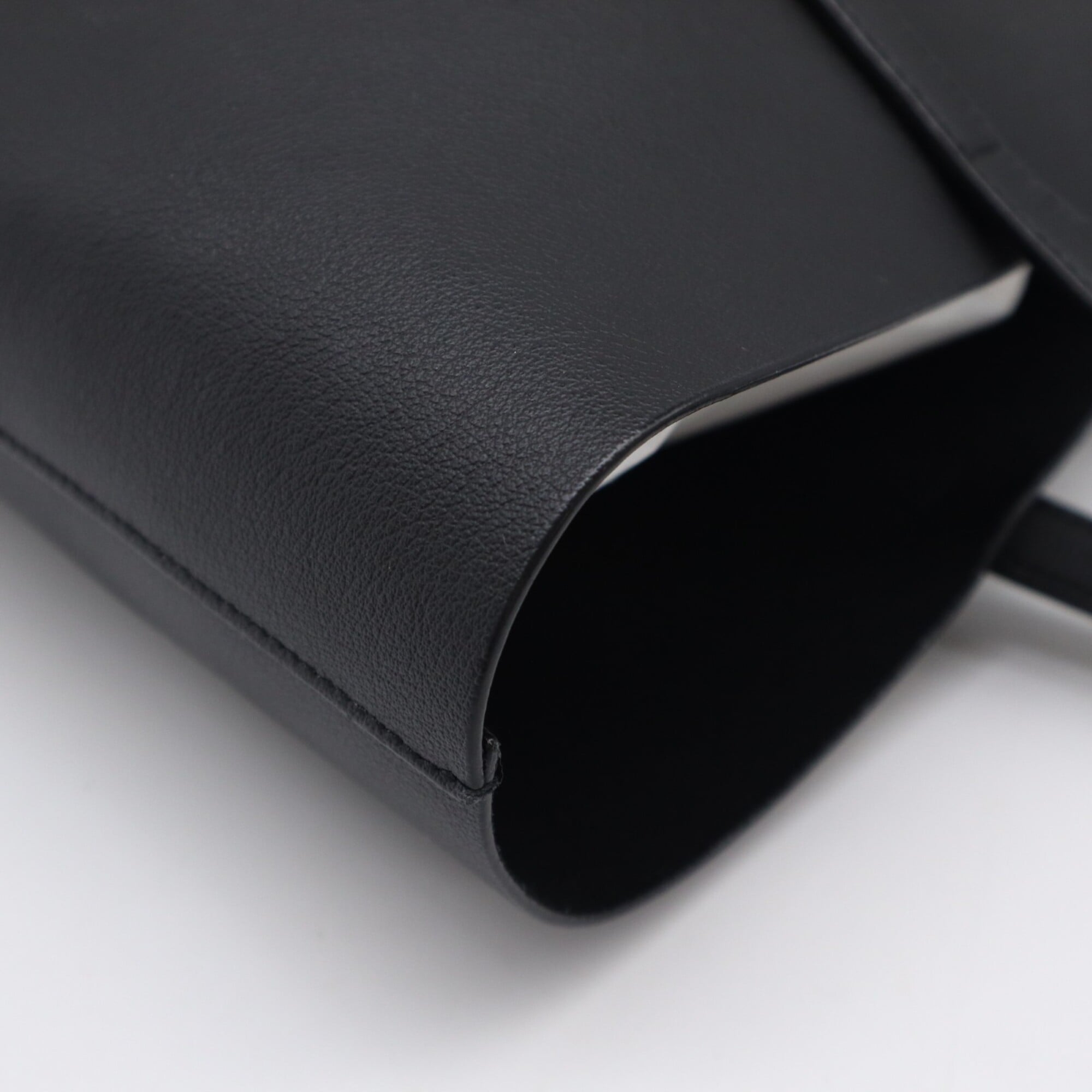 Yves Saint Laurent Black Leather Tote Bag (Pre-Owned)