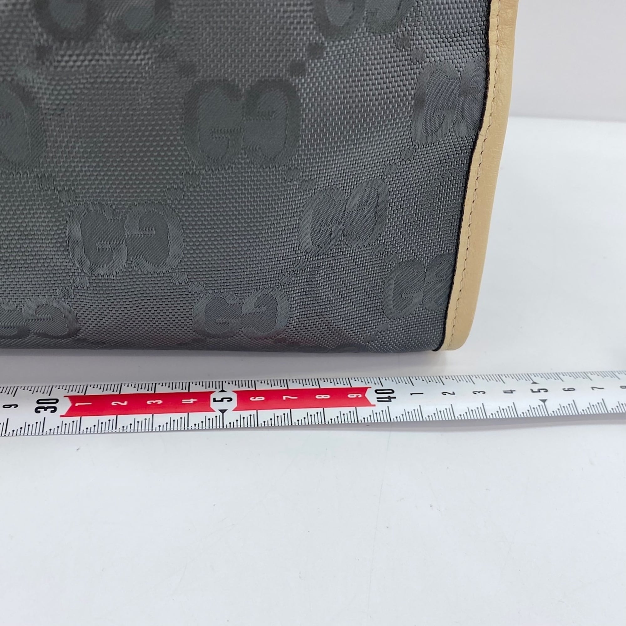 Gucci Gray Handbag Shoulder Bag (Pre-Owned)