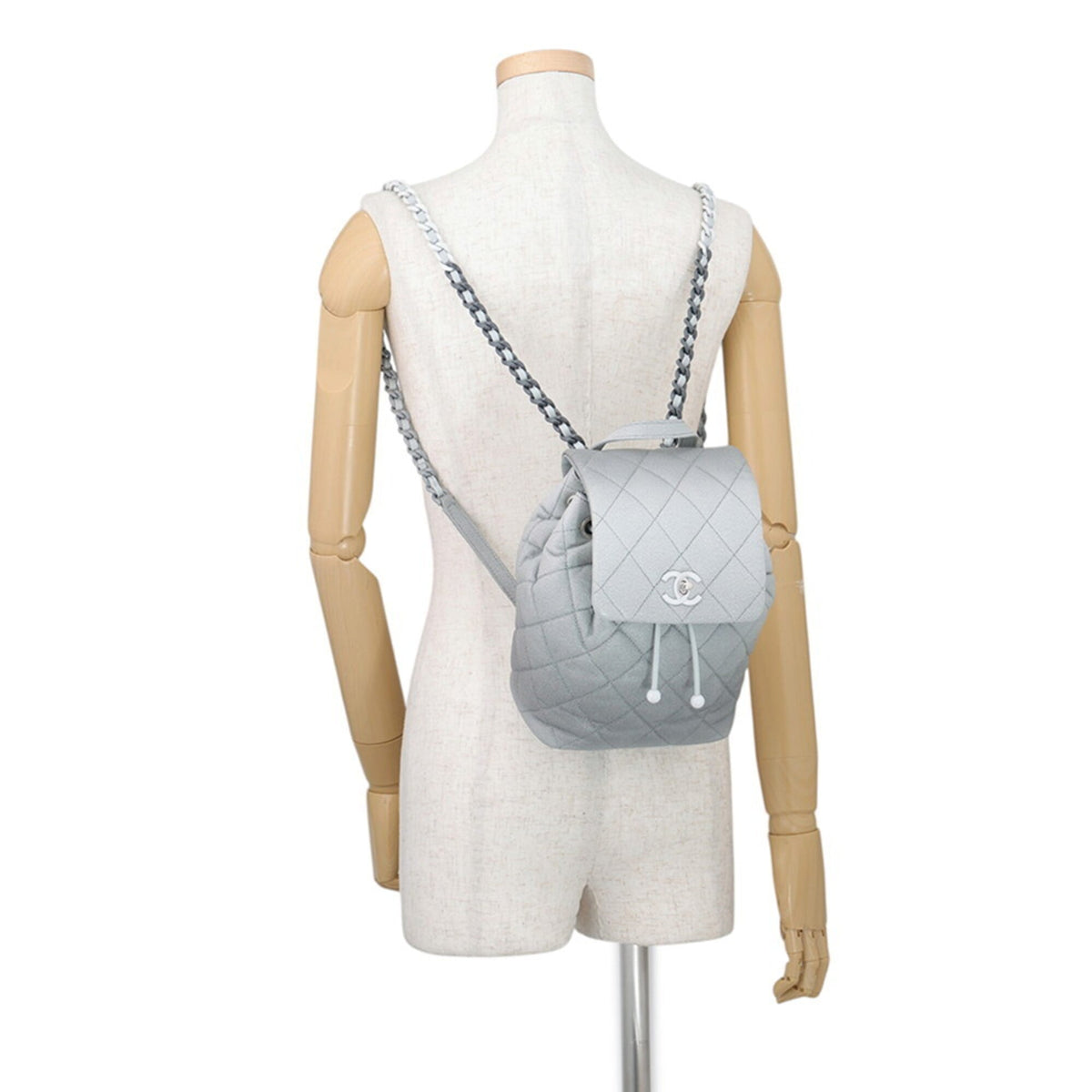 Chanel Gray Grained Calfskin Handbag (Pre-Owned)
