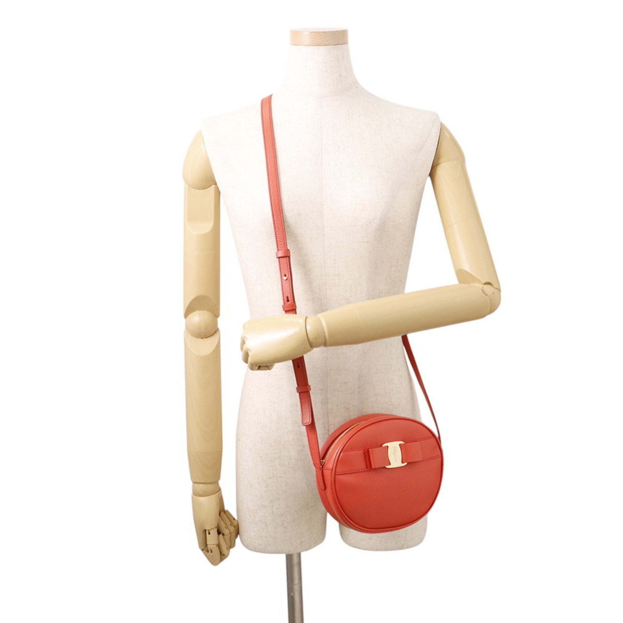 Salvatore Ferragamo Red Color Leather Shoulder Bag Sling Bag (Pre-Owned)