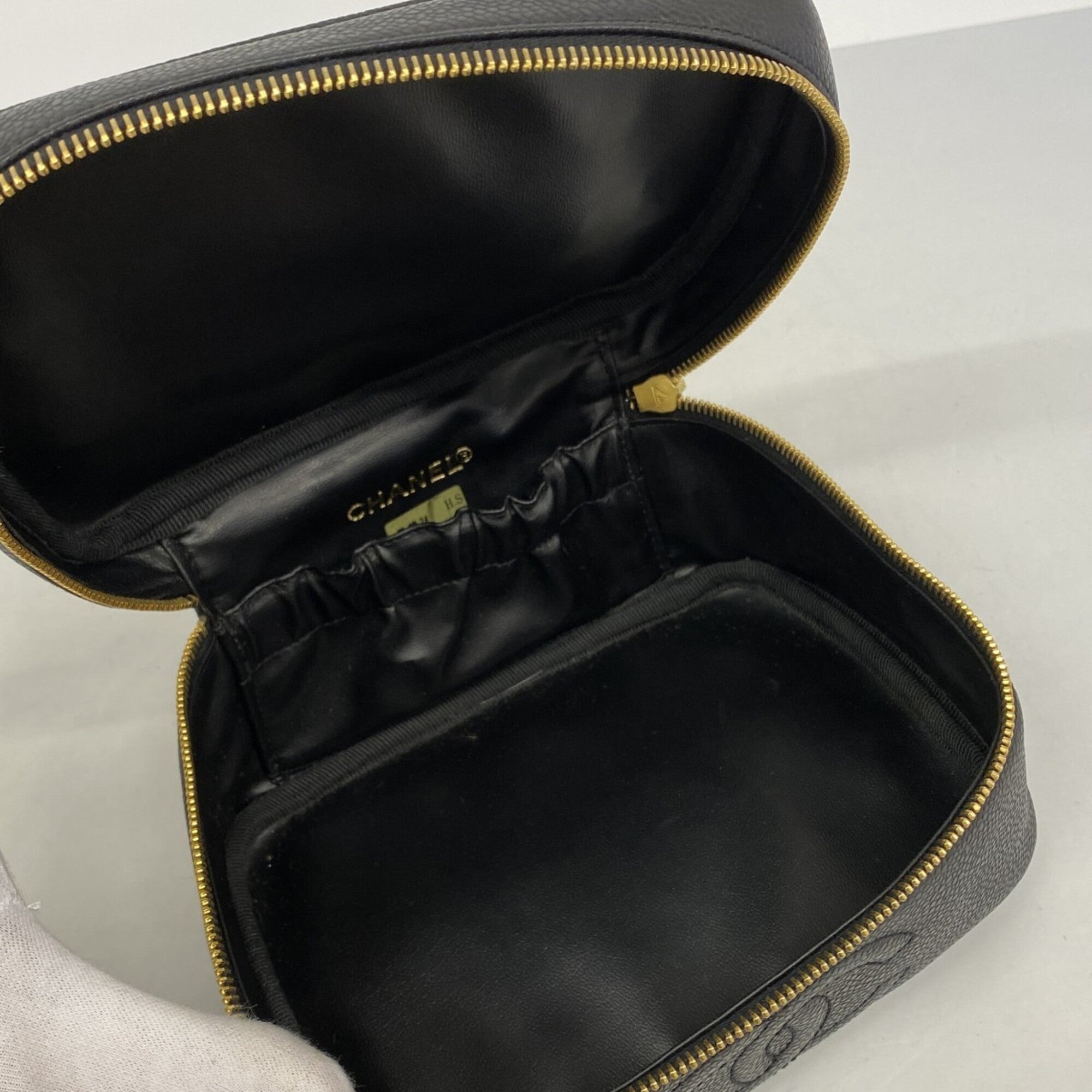 Chanel Black Grained Calfskin Vanity Bag (Pre-Owned)