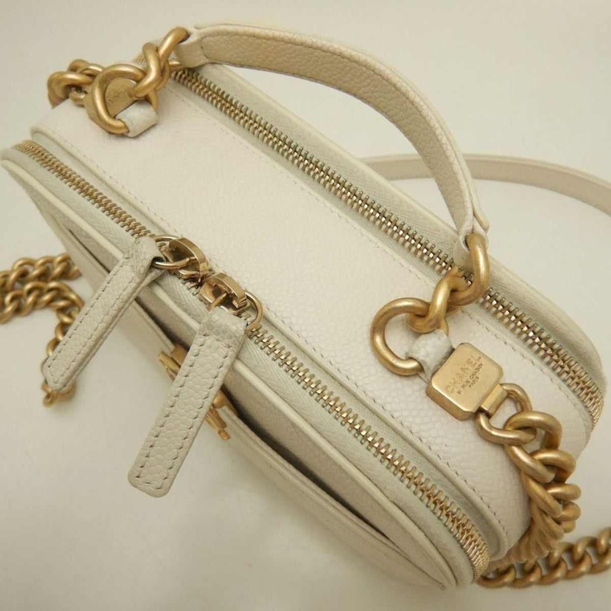 Chanel White Grained Calfskin Shoulder Bag Vanity Bag (Pre-Owned)