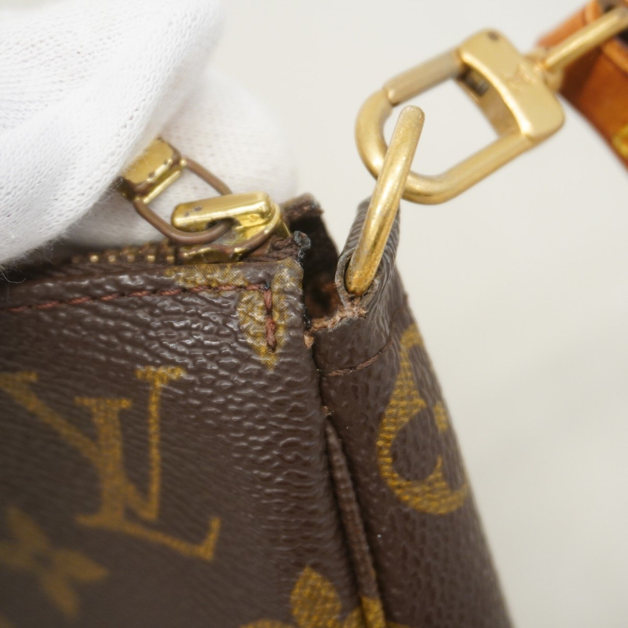 Louis Vuitton Brown Pouch (Pre-Owned)