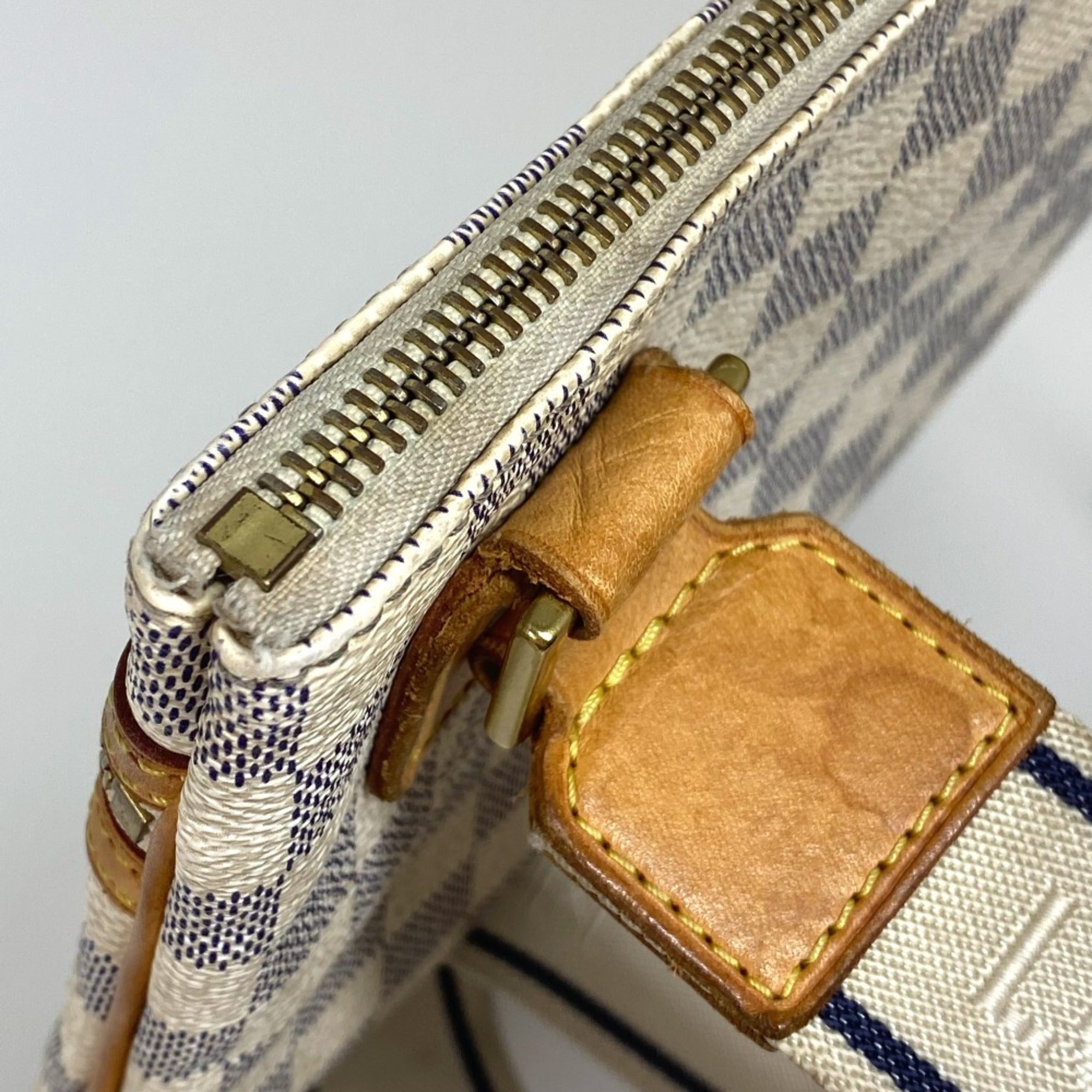 Louis Vuitton Damier Azur Azur White Damier Azur Pochette Shoulder Bag (Pre-Owned)