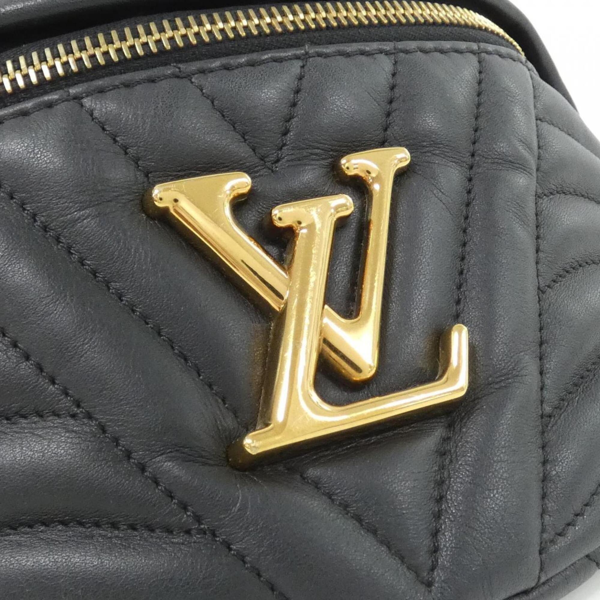 Louis Vuitton Black Leather Shoulder Bag (Pre-Owned)