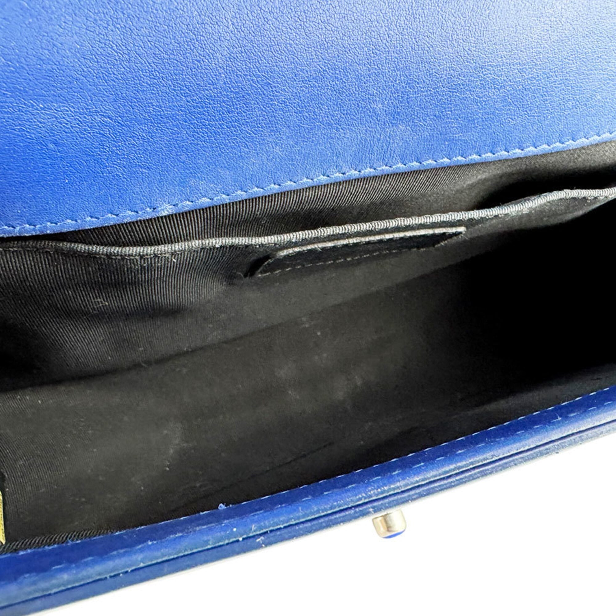 Chanel Navy Patent Leather Shoulder Bag (Pre-Owned)