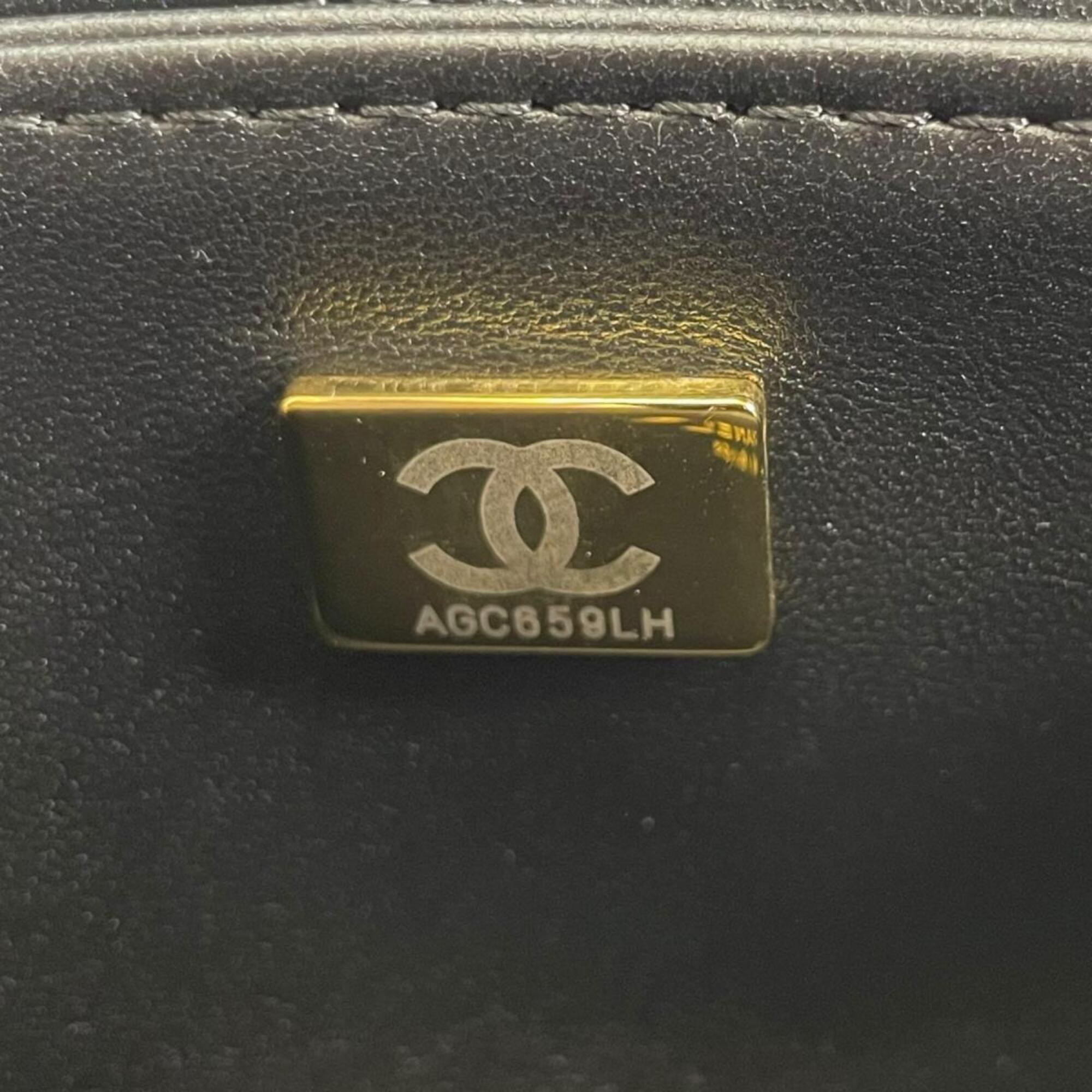 Chanel Matelasse Black Leather Handbag Shoulder Bag (Pre-Owned)