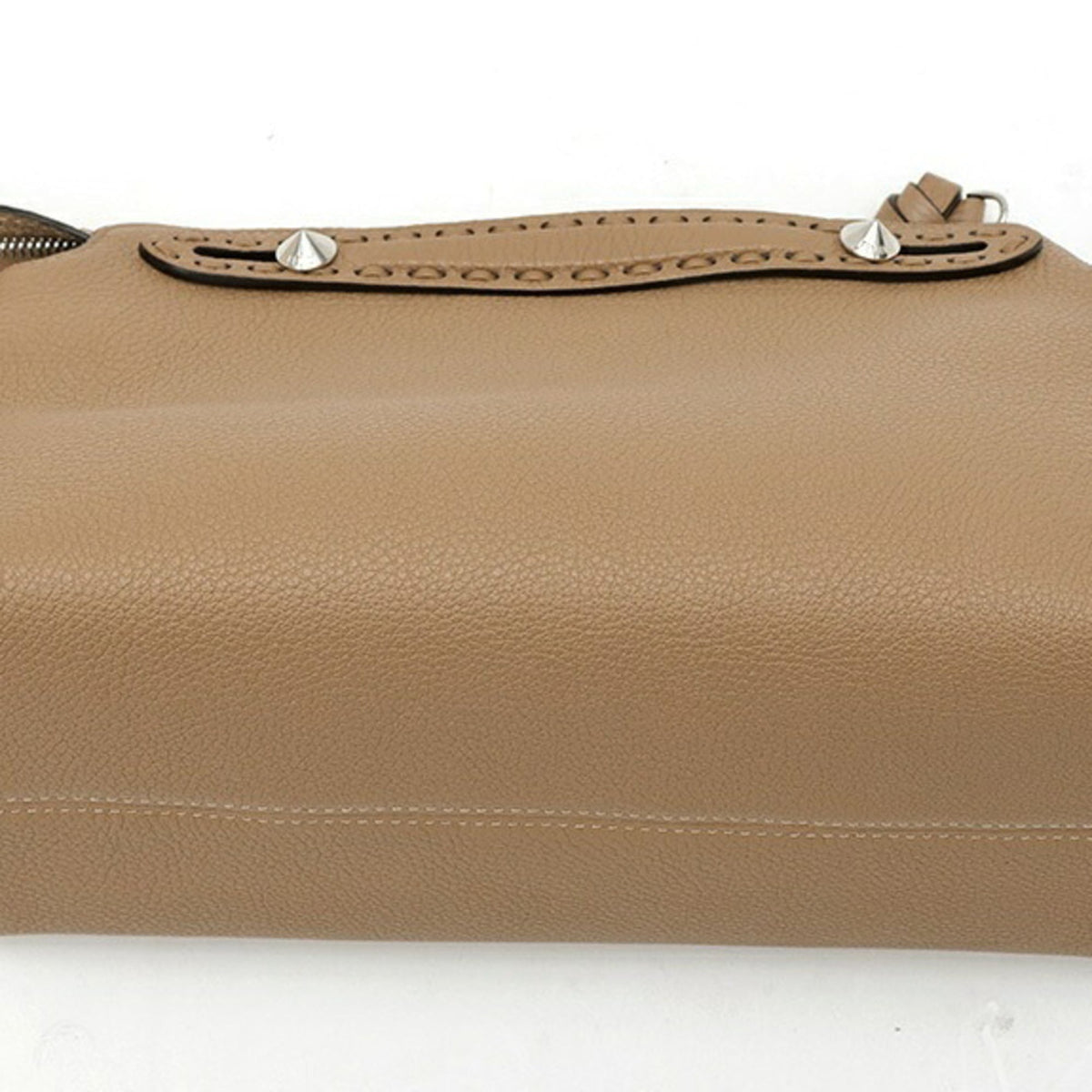 Fendi Beige Leather Shoulder Bag (Pre-Owned)