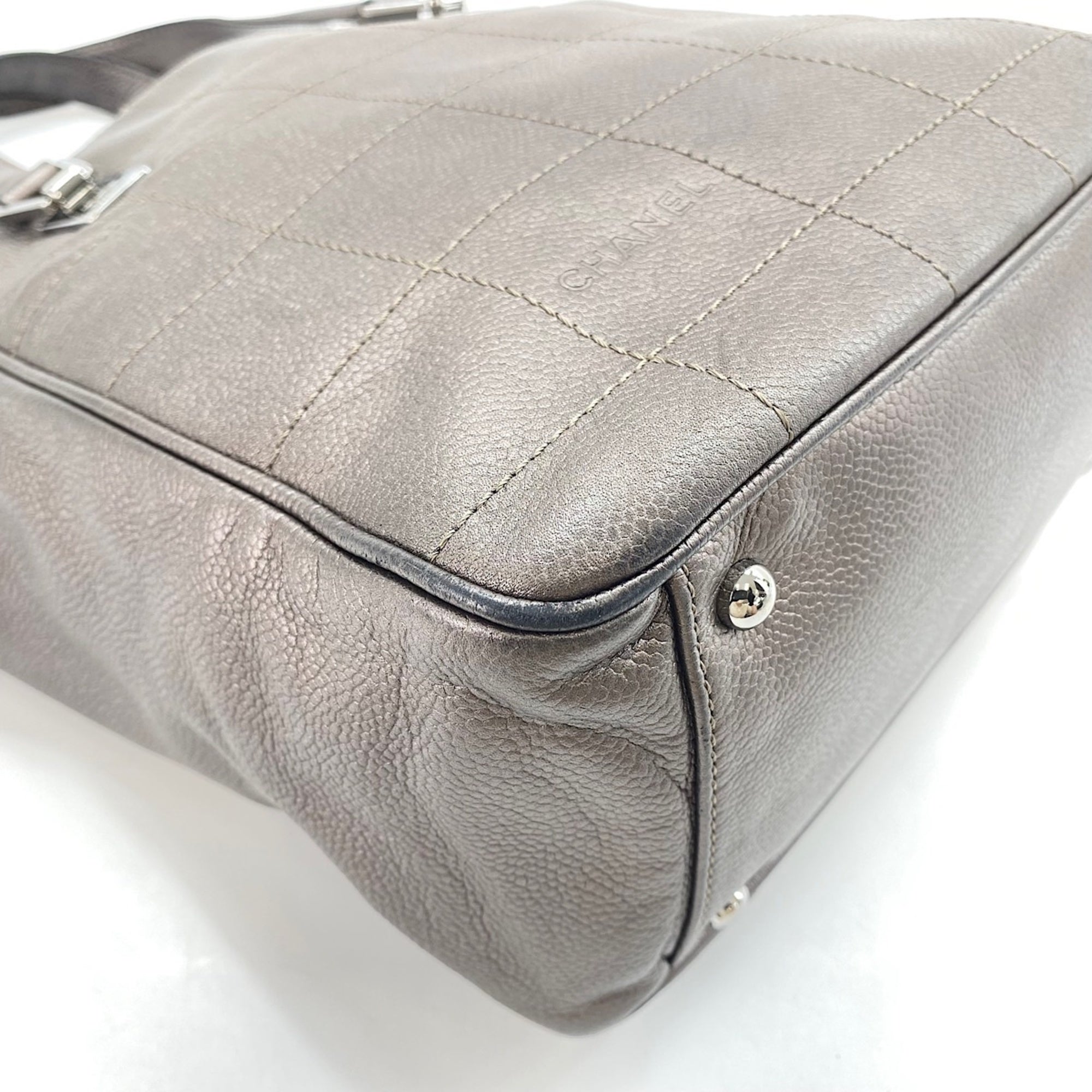 Chanel Black Leather Tote Bag (Pre-Owned)