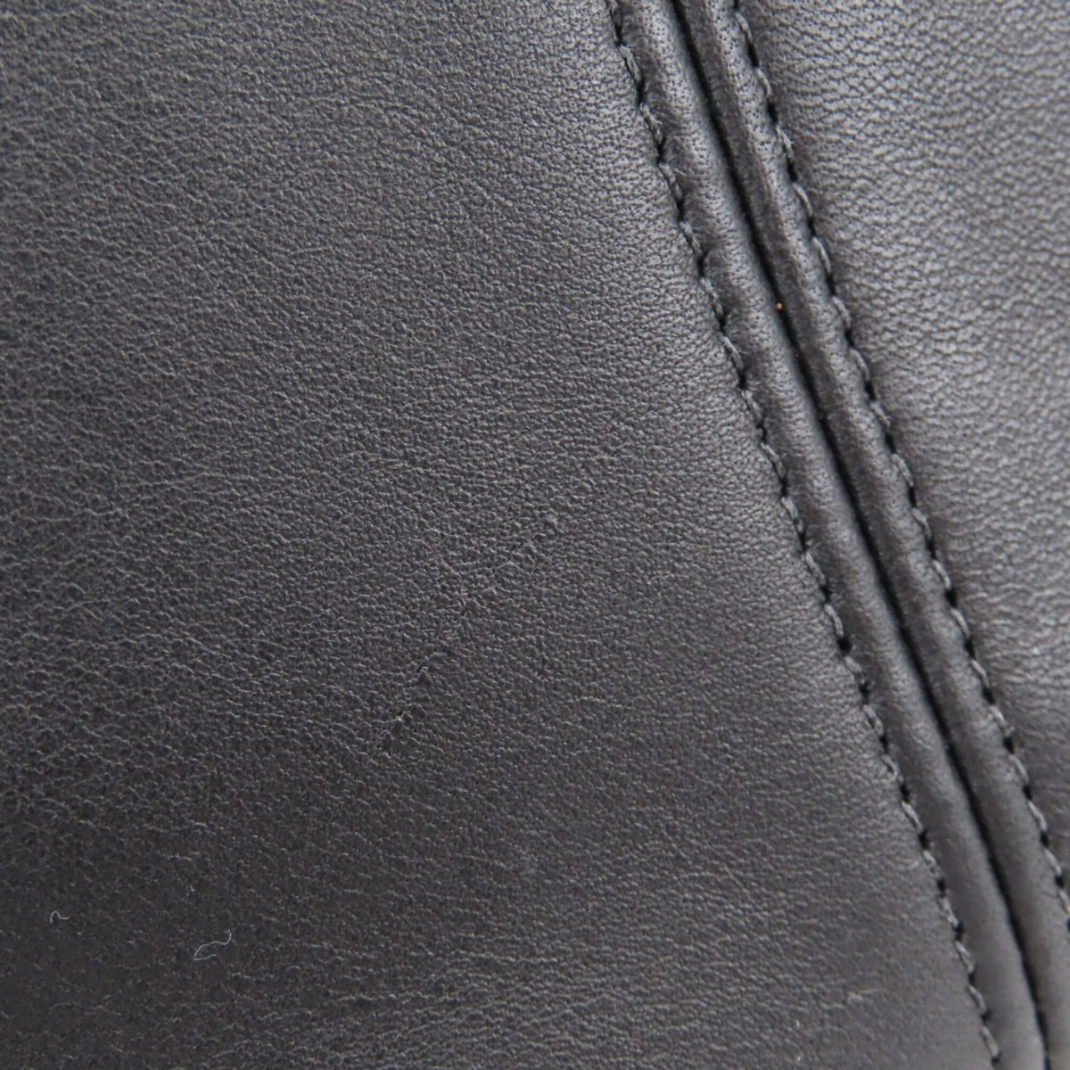 Coach Black Leather Shoulder Bag (Pre-Owned)