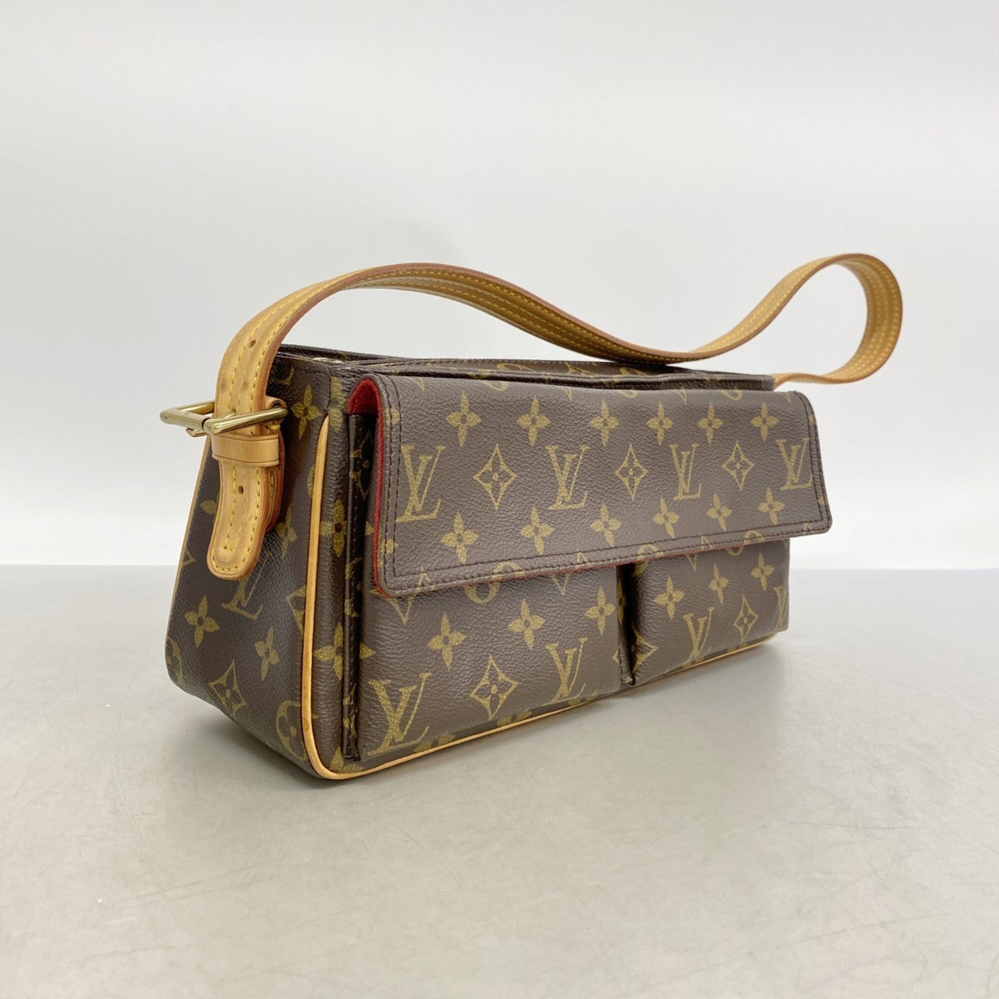 Louis Vuitton Brown Shoulder Bag (Pre-Owned)