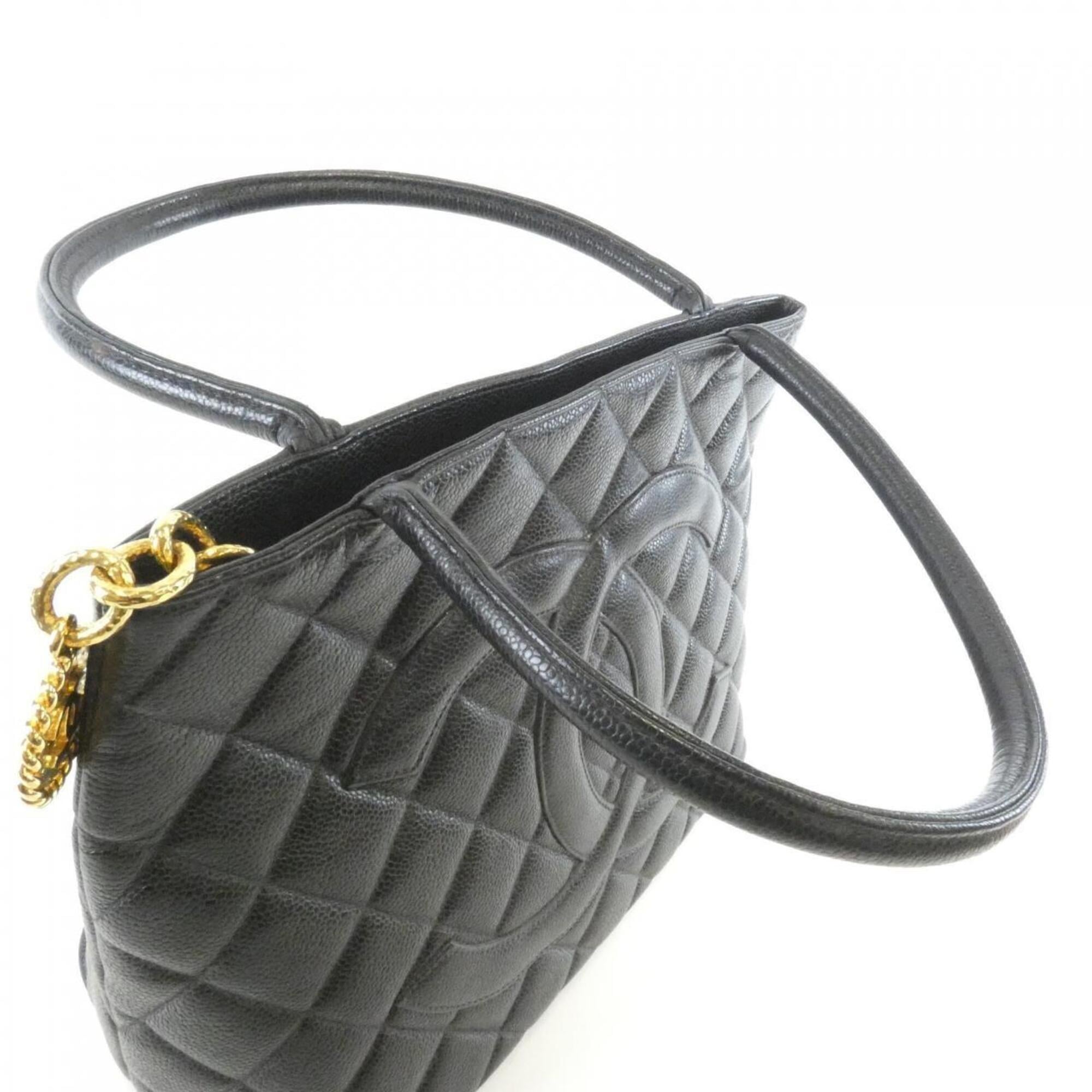 Chanel Black Grained Calfskin Handbag (Pre-Owned)
