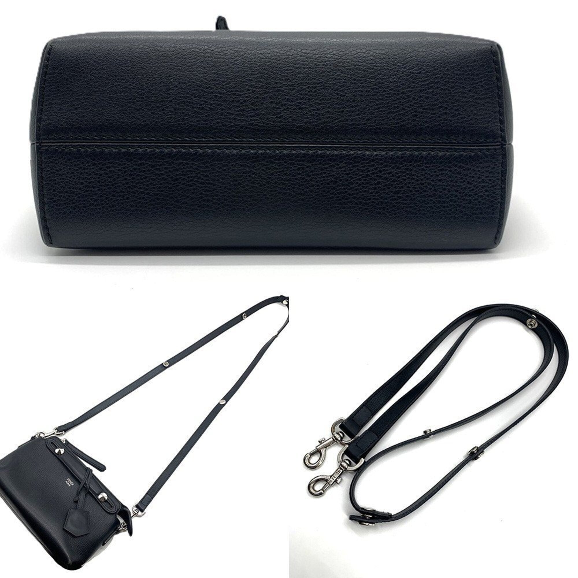 Fendi Black Leather Shoulder Bag (Pre-Owned)