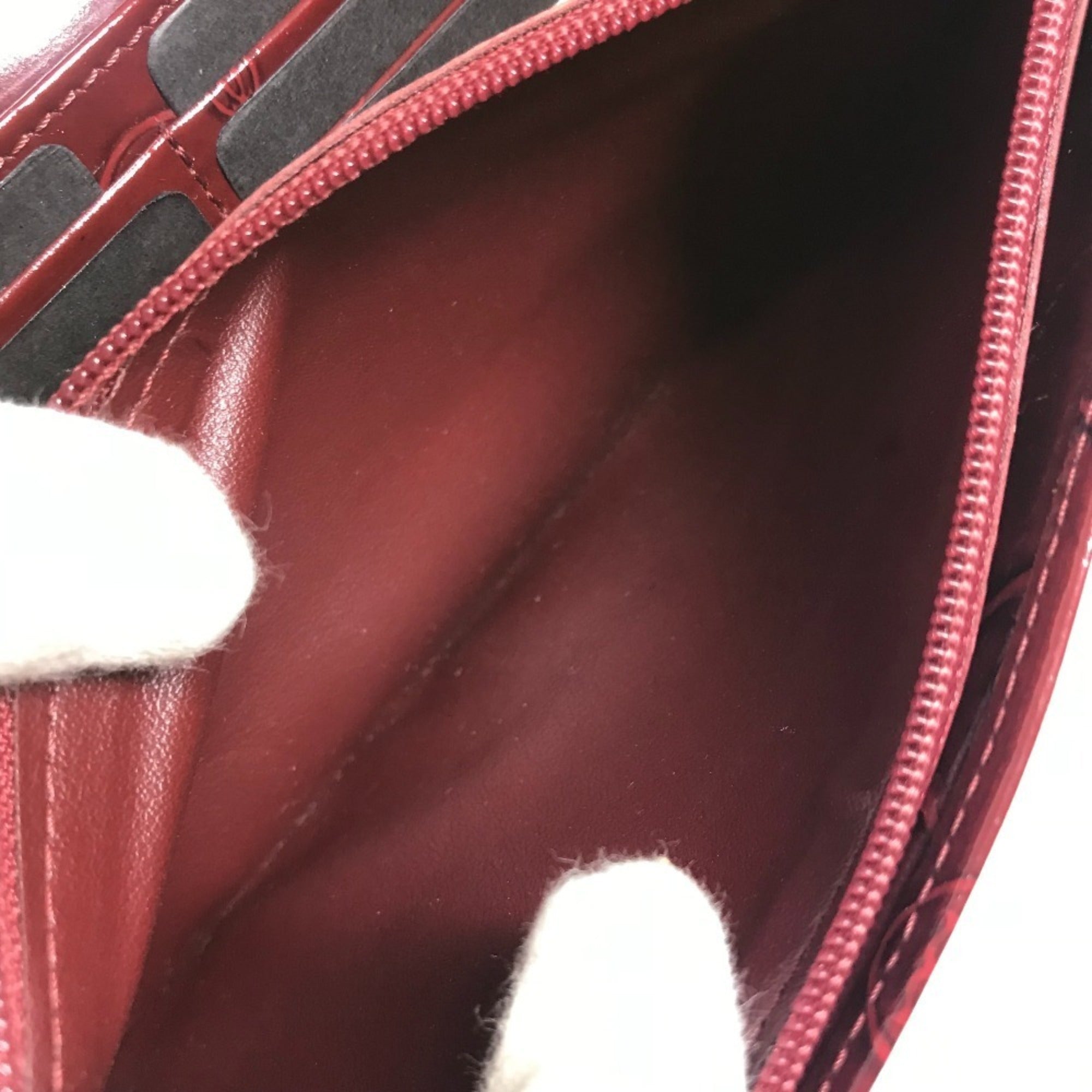 Cartier Red Color Patent Leather Long Wallet (Bi-Fold) (Pre-Owned)