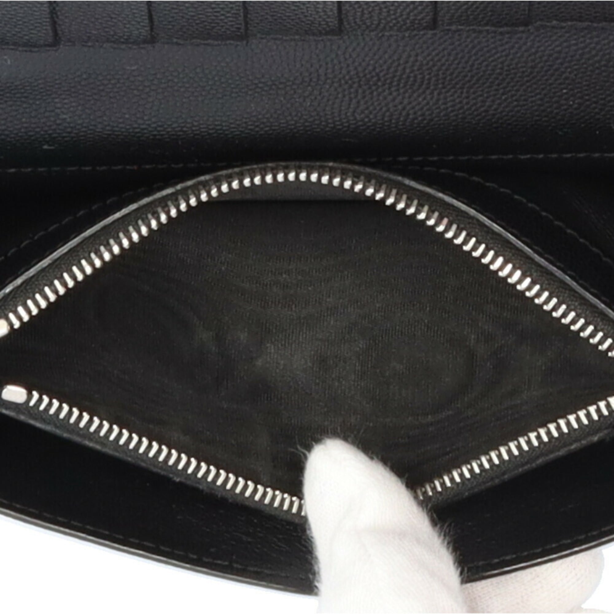 Saint Laurent Black Leather Long Wallet (Bi-Fold) (Pre-Owned)