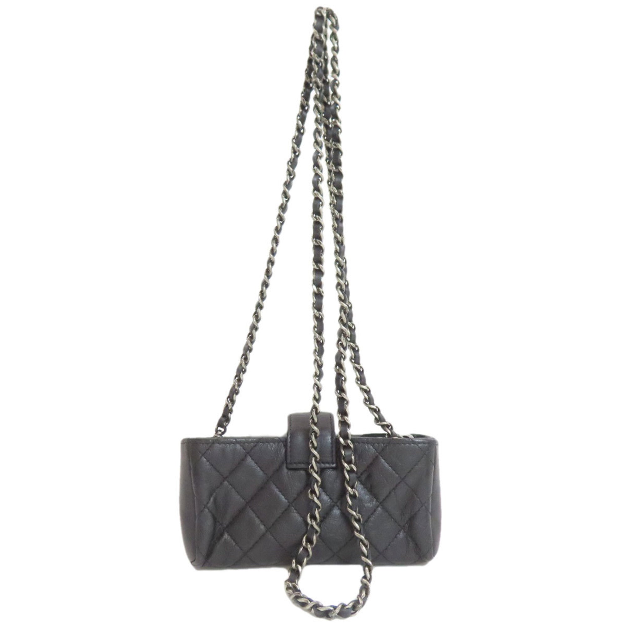 Chanel Black Leather Shoulder Bag (Pre-Owned)