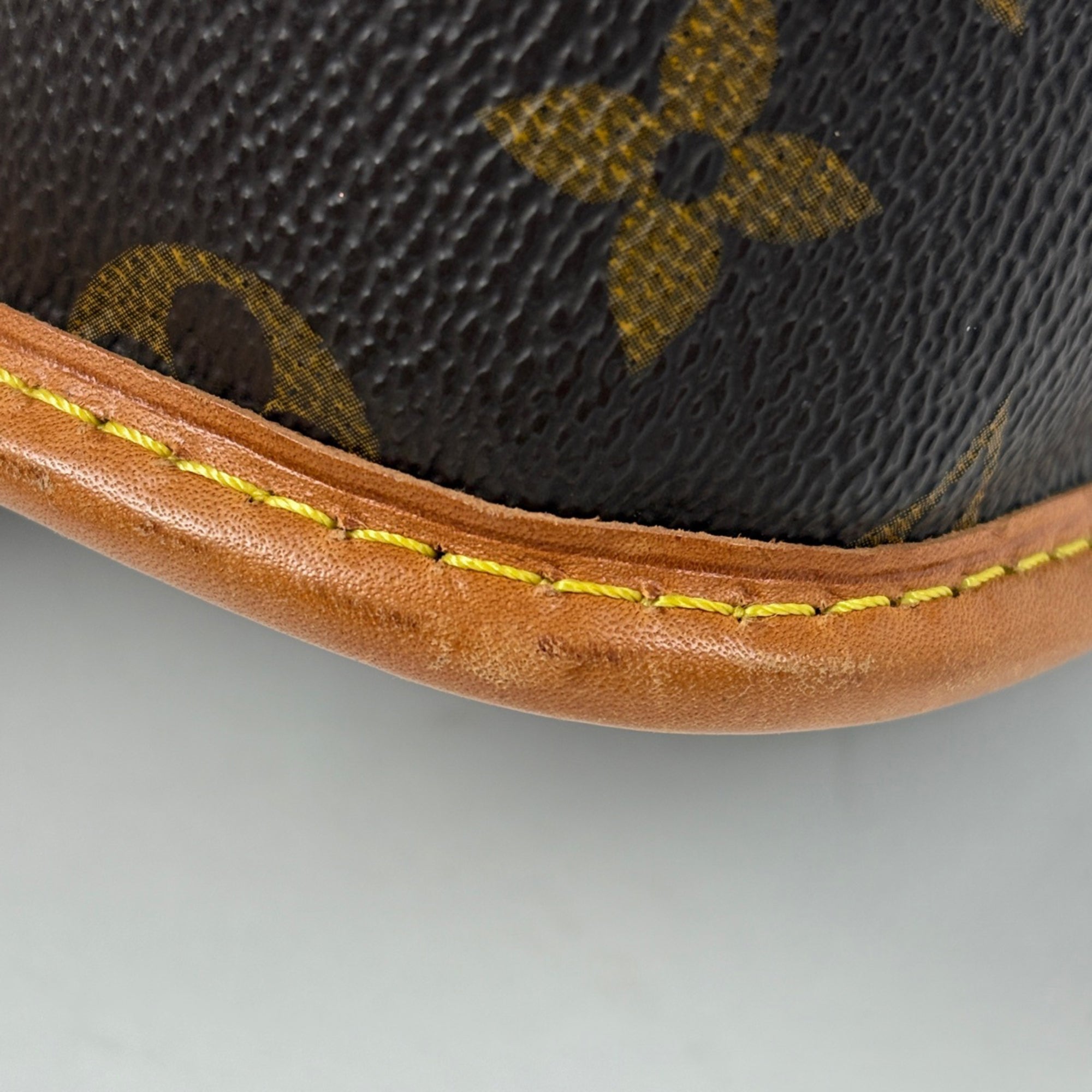 Louis Vuitton Brown Monogram Shoulder Bag (Pre-Owned)