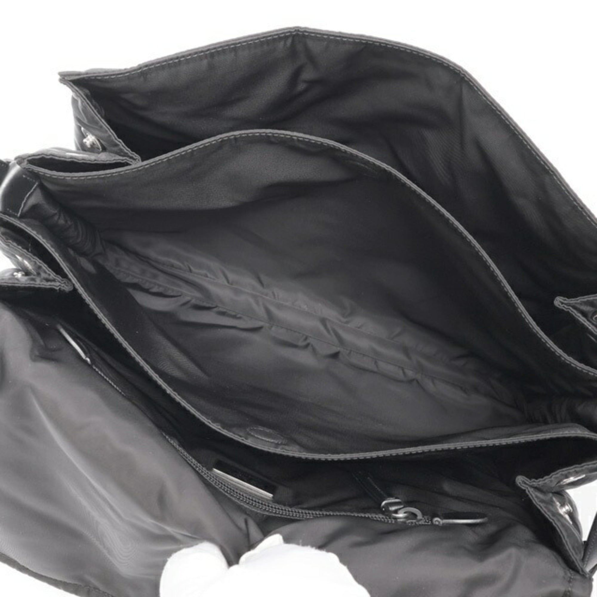 Prada Black Nylon Shoulder Bag (Pre-Owned)