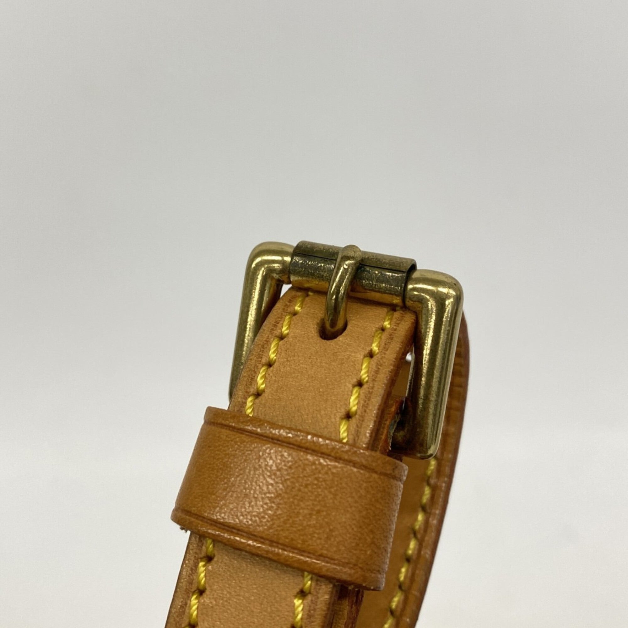 Louis Vuitton Brown Shoulder Bag (Pre-Owned)