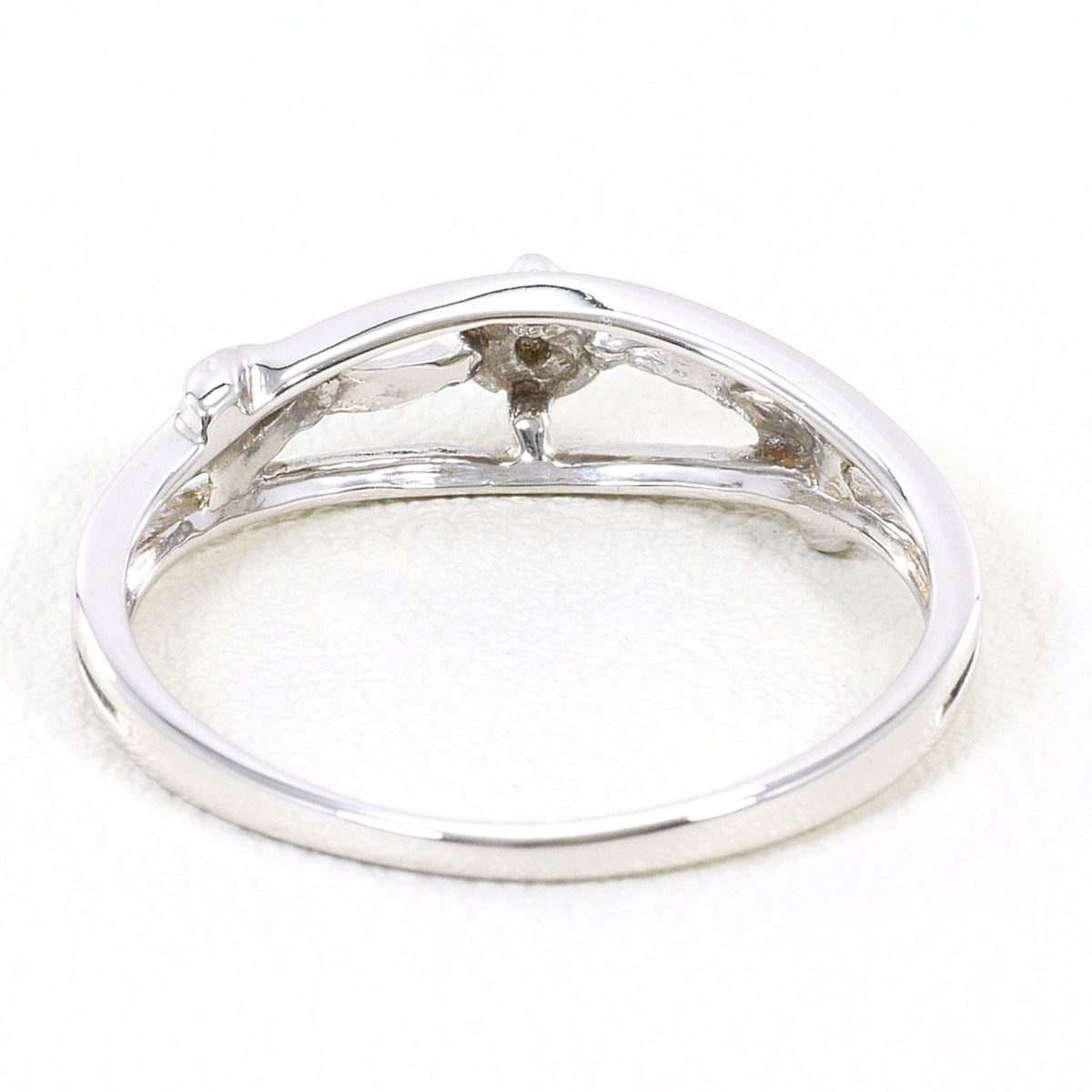 Unbranded White Gold White Gold (18K) Band Ring (Pre-Owned)