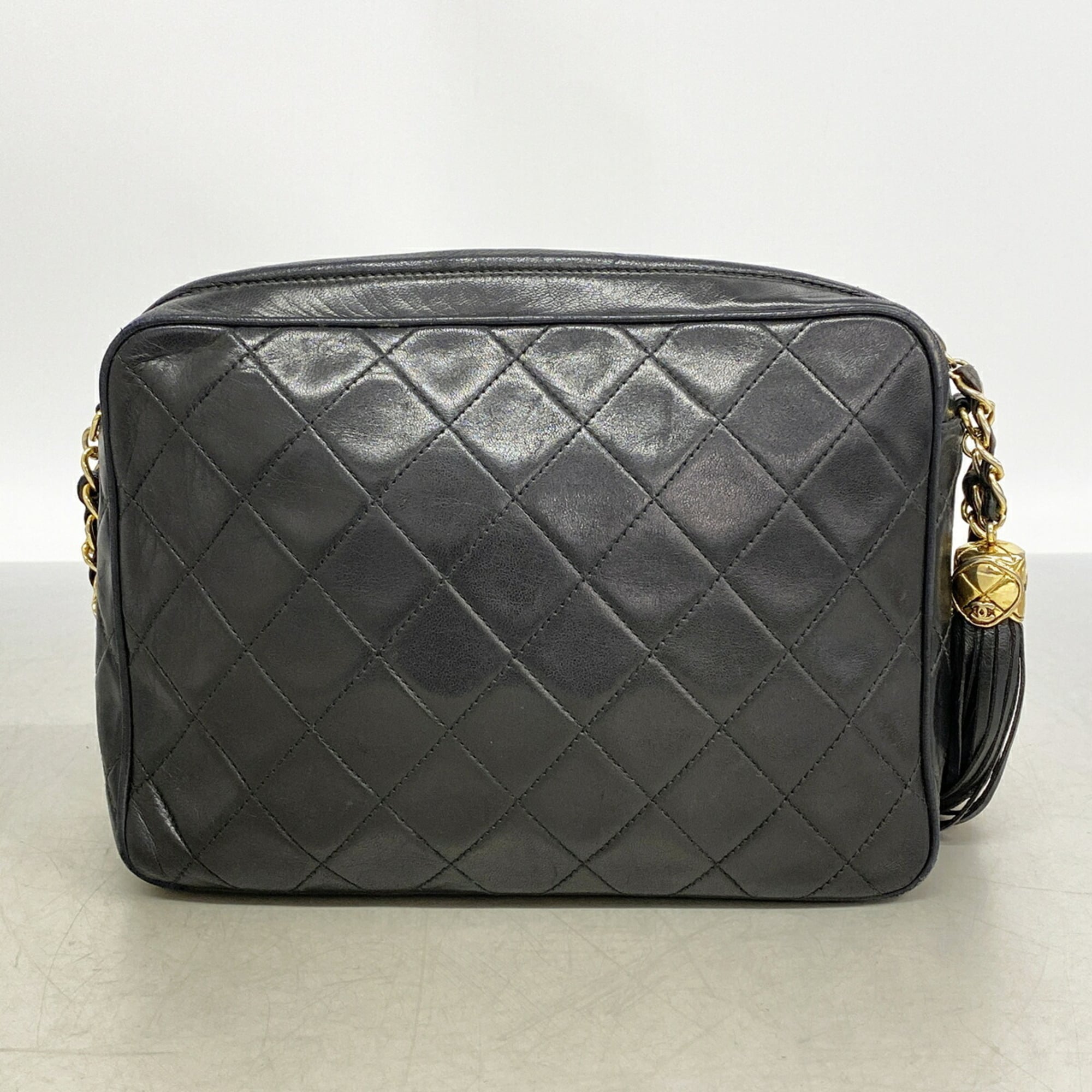 Chanel Black Leather Shoulder Bag (Pre-Owned)
