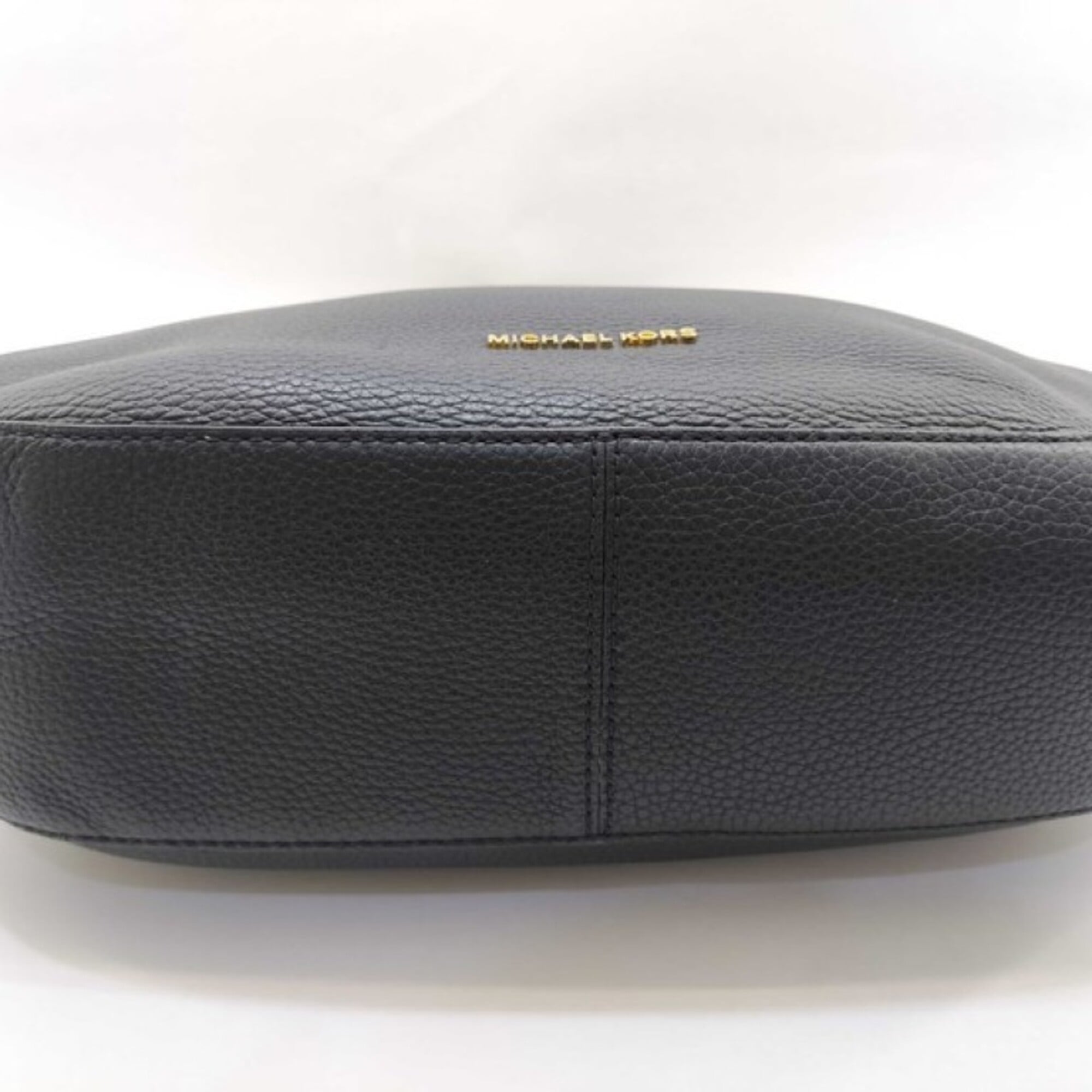 Michael Kors Black Leather Shoulder Bag (Pre-Owned)
