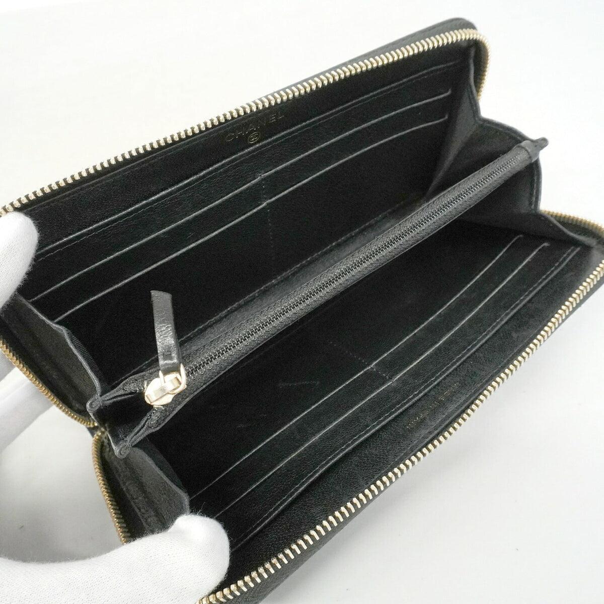 Chanel Black Leather Long Wallet (Bi-Fold) (Pre-Owned)