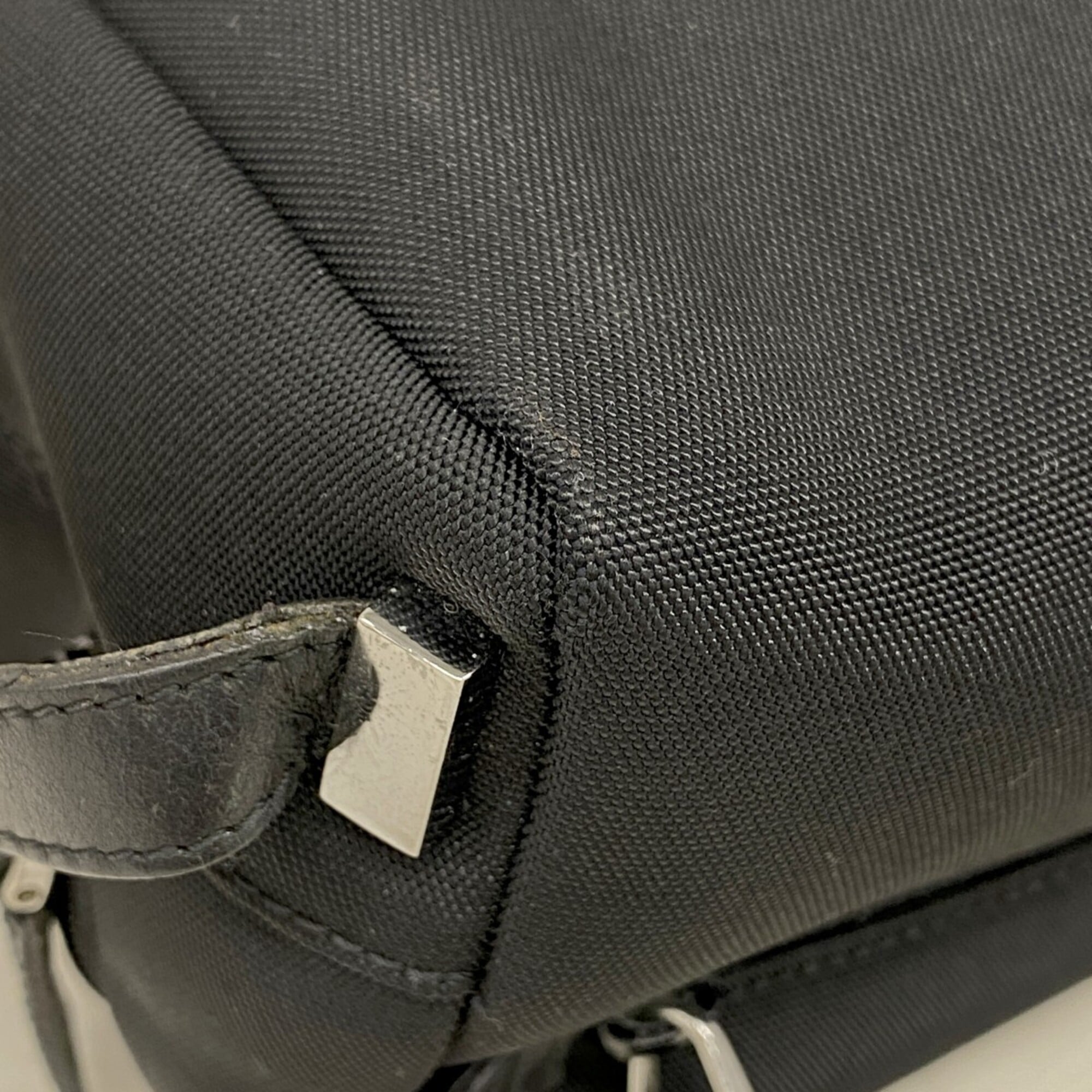 Gucci Black Nylon Pouch (Pre-Owned)