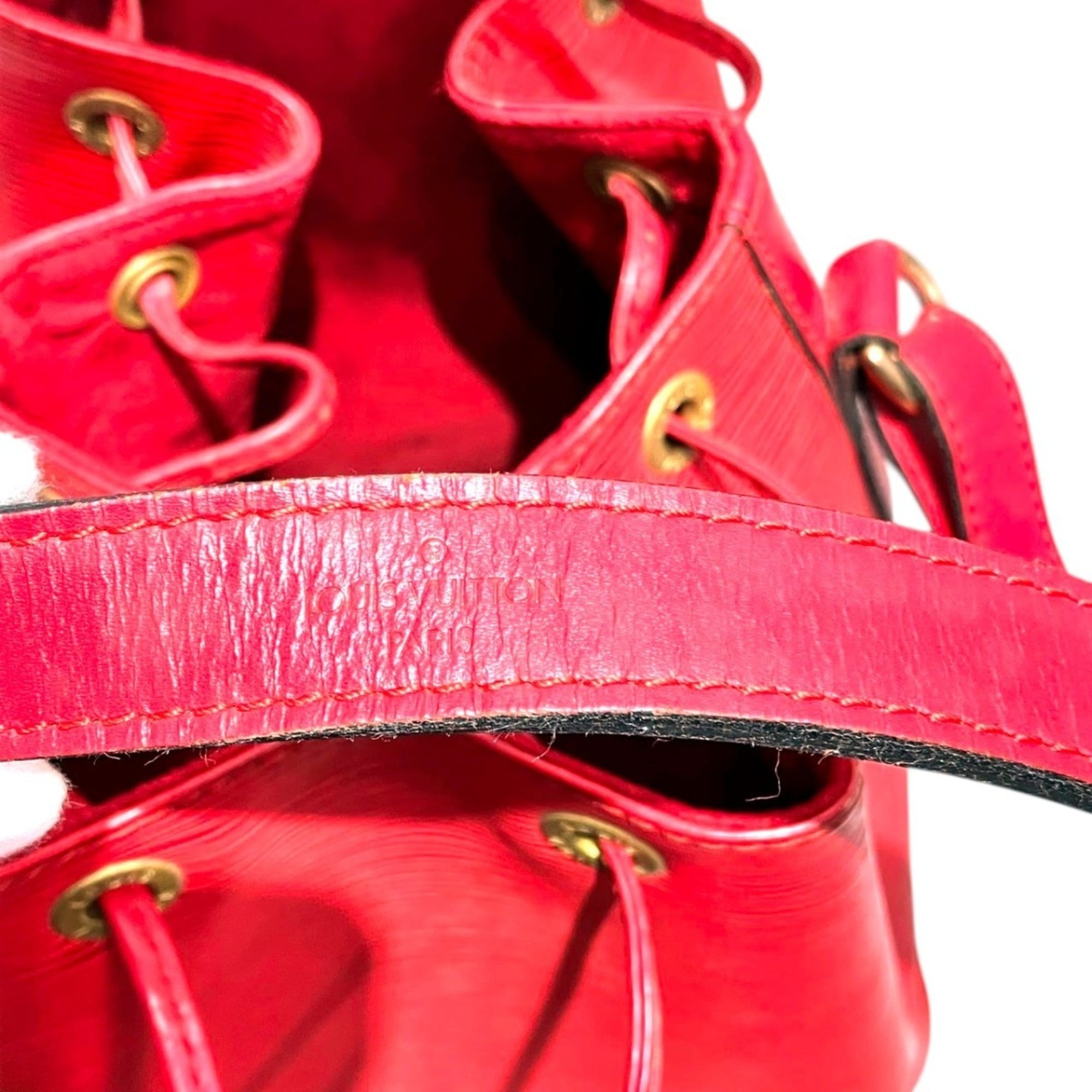 Louis Vuitton Epi Castilian Red Epi Leather Shoulder Bag (Pre-Owned)