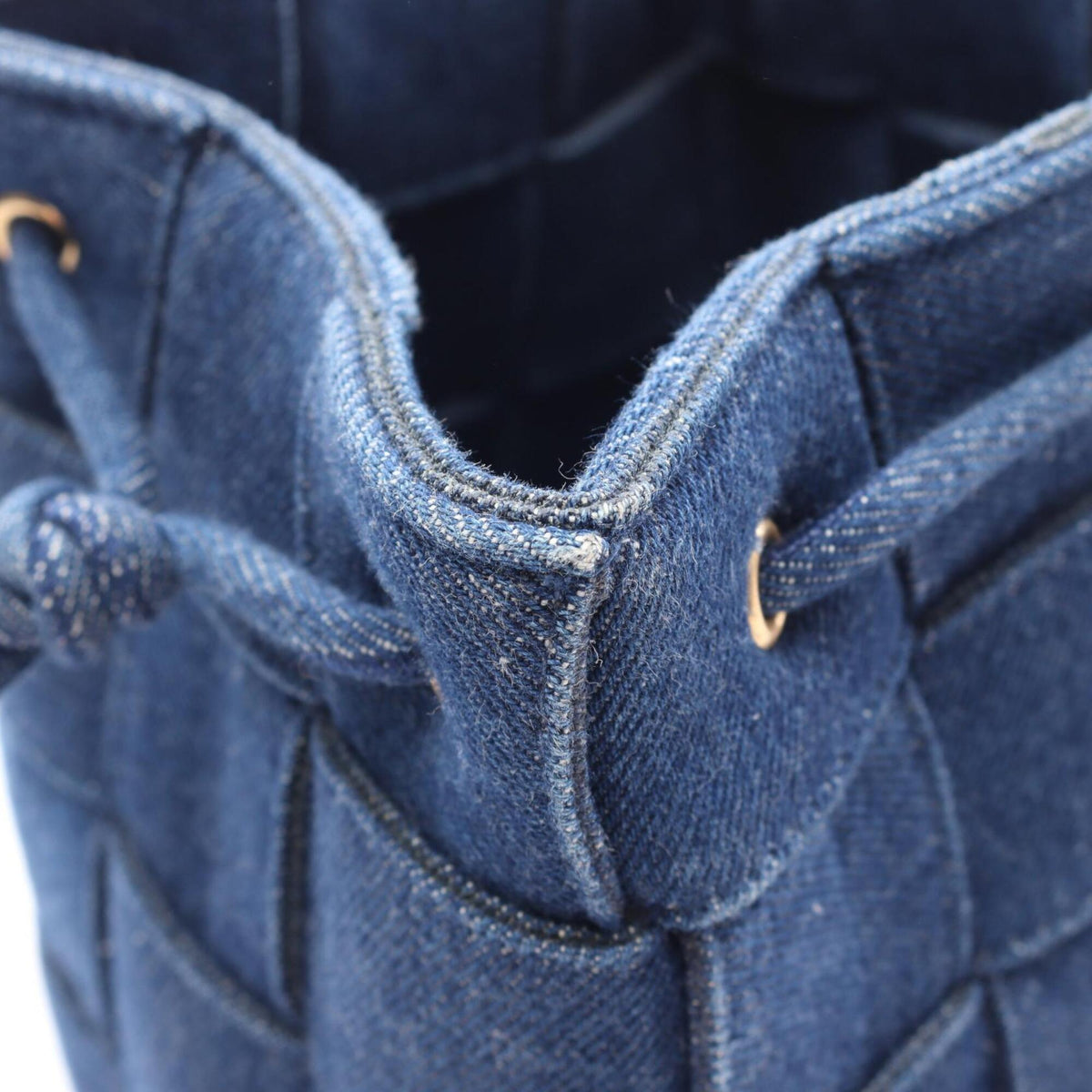 Bottega Veneta Navy Denim Shoulder Bag (Pre-Owned)