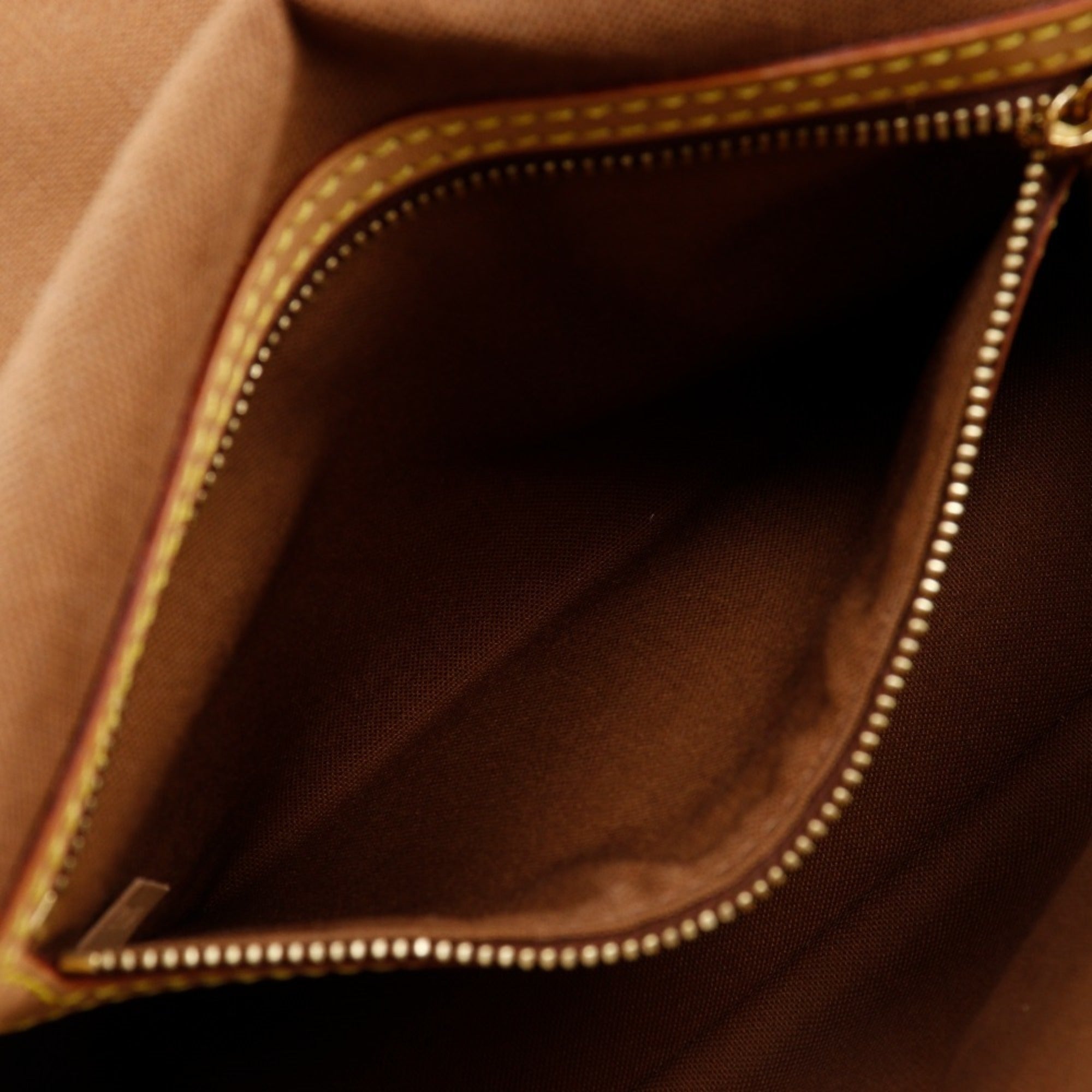 Louis Vuitton Brown Monogram Canvas Shoulder Bag (Pre-Owned)
