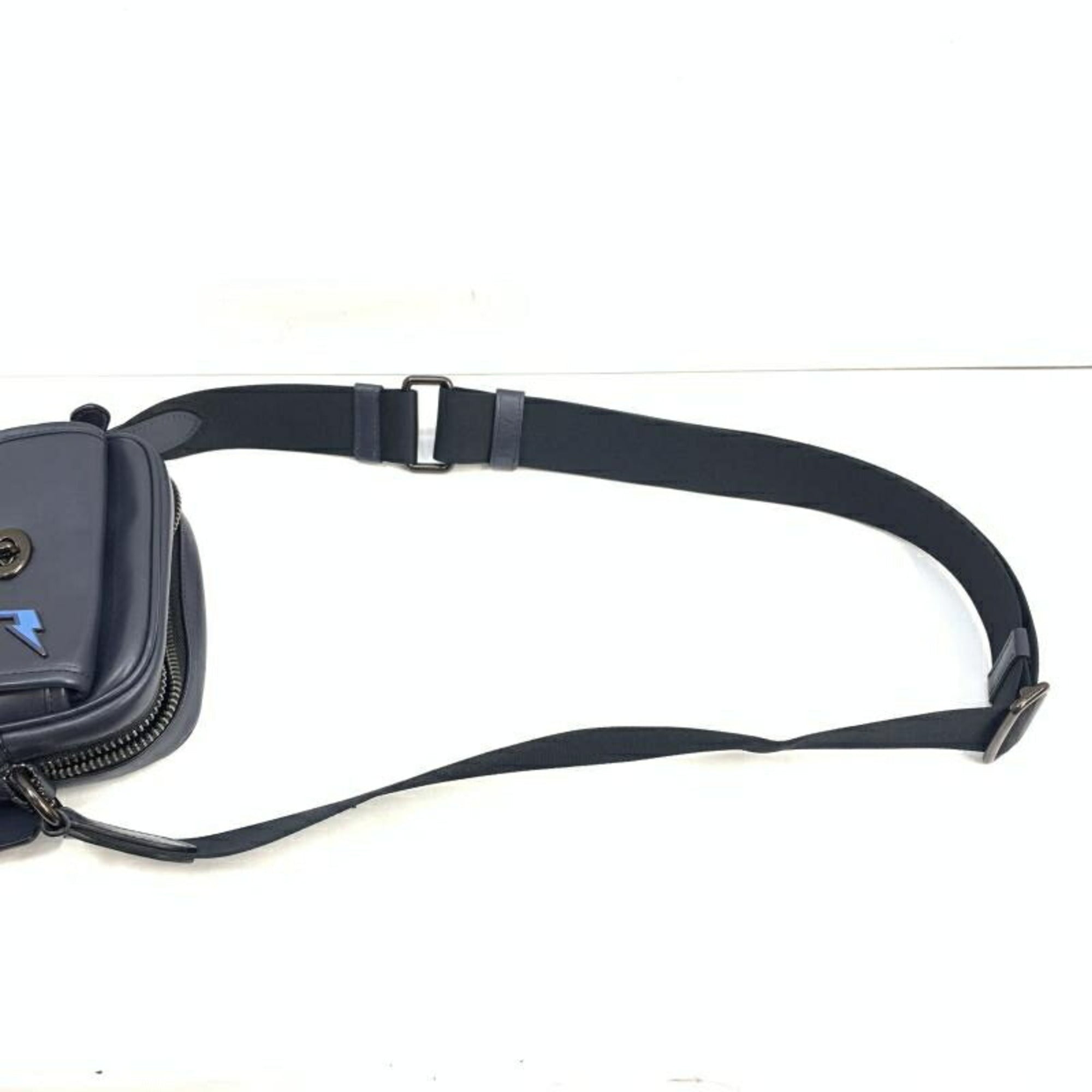 Coach Navy Leather Shoulder Bag (Pre-Owned)