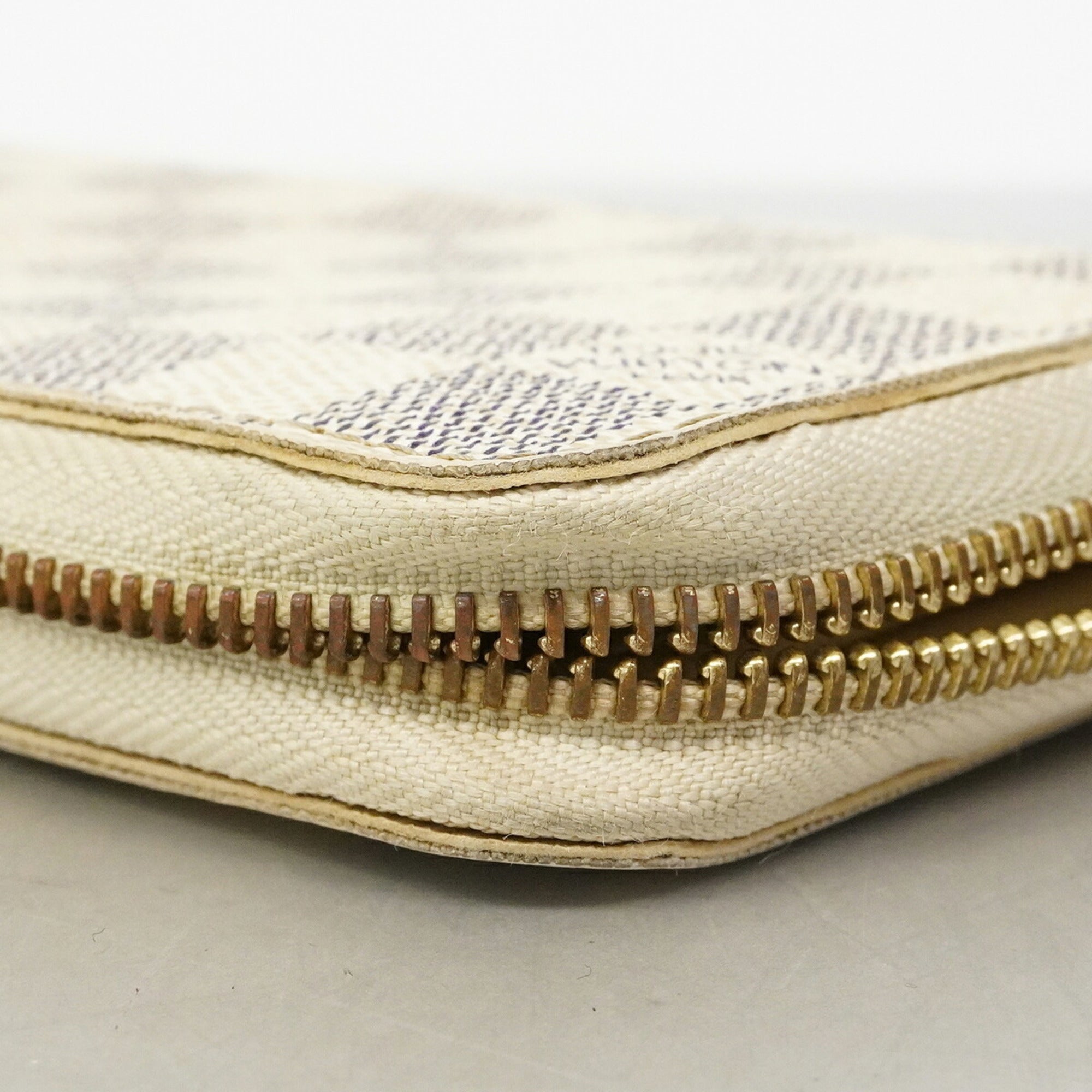 Louis Vuitton White Long Wallet (Bi-Fold) (Pre-Owned)