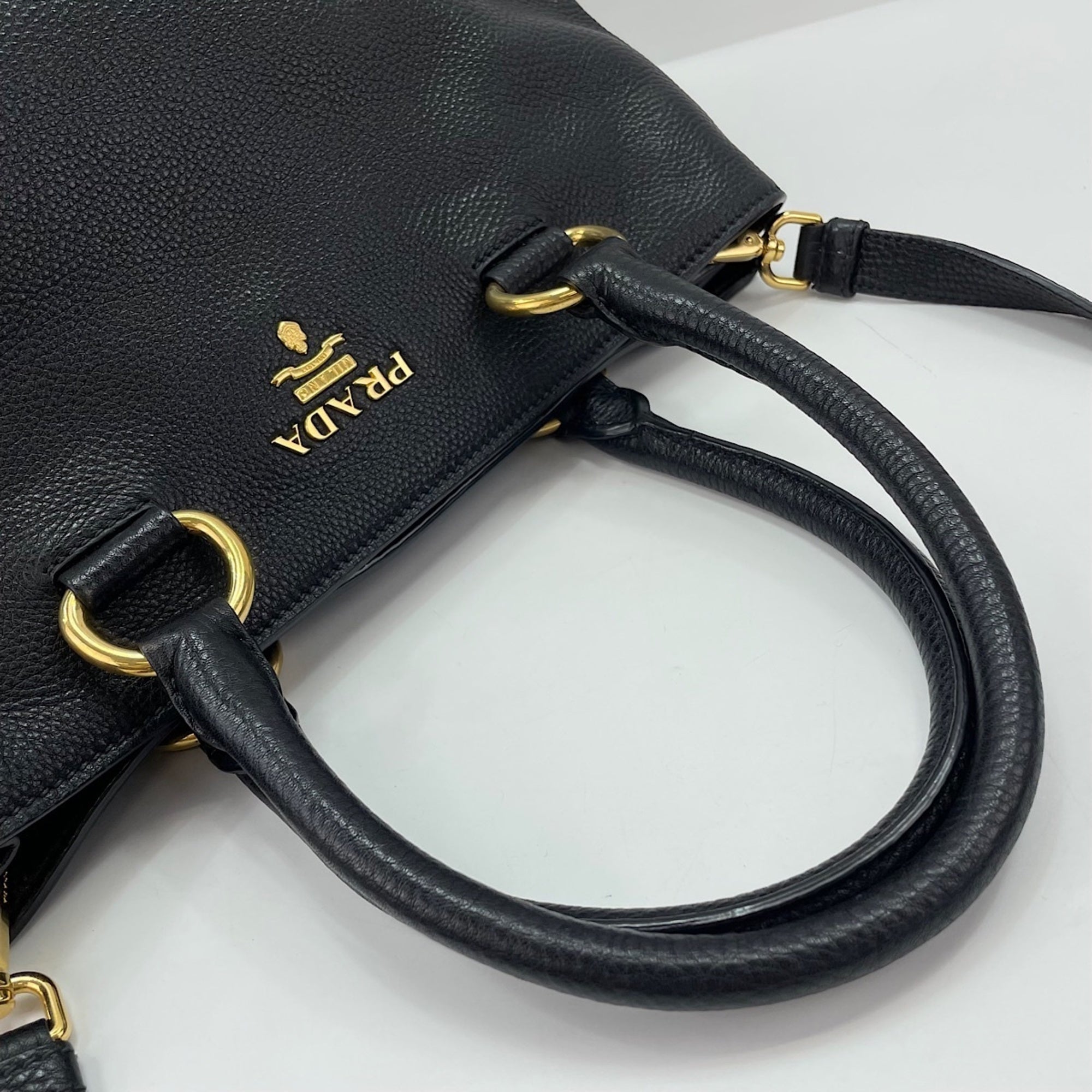 Prada Black Leather Handbag (Pre-Owned)