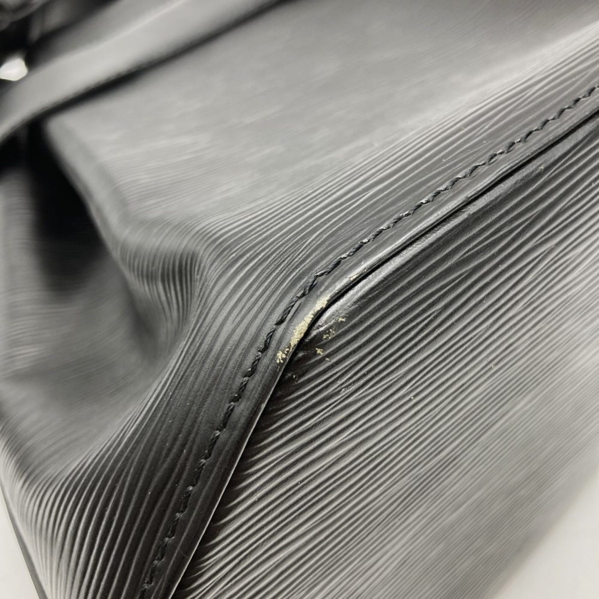 Louis Vuitton Black Epi Leather Shoulder Bag (Pre-Owned)